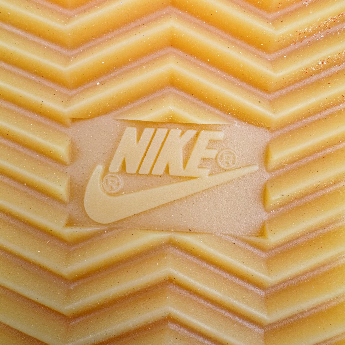 图片[19]-＃JC纯原 NK Classic Cortez Leather 阿甘复古初代皮革慢跑鞋 DM4044-110 实体平台指令订单 全套原纸板楦头开发 原厂数据大底磨具 一比一鞋头弧度高度鞋身弧度 细节品控鞋型随意对比 正确烫金高频细节 公司级标准检验QC 区分市面一切版本 完美复刻阿甘复古鞋型 尺码：35.5 36 36.5 37.5 38 38.5 39 40 40.5 41 42 42.5 43 44 45-选品中心