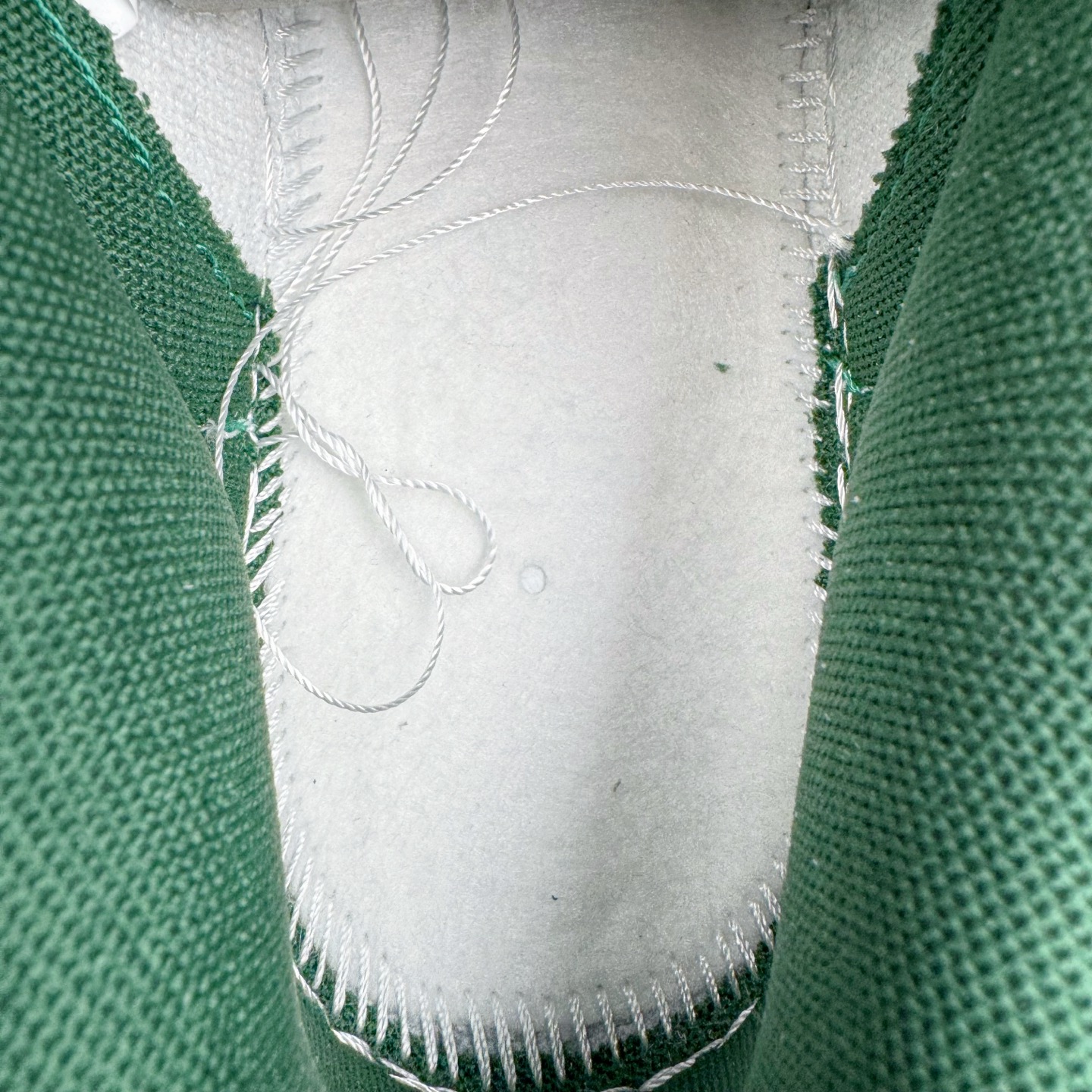 图片[10]-＃YC纯原 NK Dunk Low 灵蛇之瑞 DD1391-101 此款鞋身应用冰川蓝与月魄白交织成迷幻水波纹，采用3D打印工艺营造立体效果Swoosh，犹如灵蛇游弋的液态轨迹。后跟「Snake」主题宣言随蛇蜕鳞片逐层显现。灵蜕时刻，银鳞共振，随步态吐纳光影波澜，让每一道曲线都有灵蛇蜕变的张力。定制系列天花板 无原鞋不开发 全系列得物原鞋一比一校对开发 配色持续更新中 终端对接 优势输出 全套原厂楦头原纸板数据档案倾力打造 原汁原味莞产 极致还原 圈内最强针车工艺 高端零售指定版 广东原厂配套原盒原标 鞋盒分三个尺码段 原厂冲刀 超高清洁度 全鞋零毛边皮料切割 采用原厂百宏鞋带以及原厂百宏织唛舌标 内标可供原厂几率过验 进口原装条纹中底布 四线拉帮白色点胶 原厂拉帮手法遵循公司 原厂电绣 极致还原 尺码：36 36.5 37.5 38 38.5 39 40 40.5 41 42 42.5 43 44 44.5 45 46-选品中心