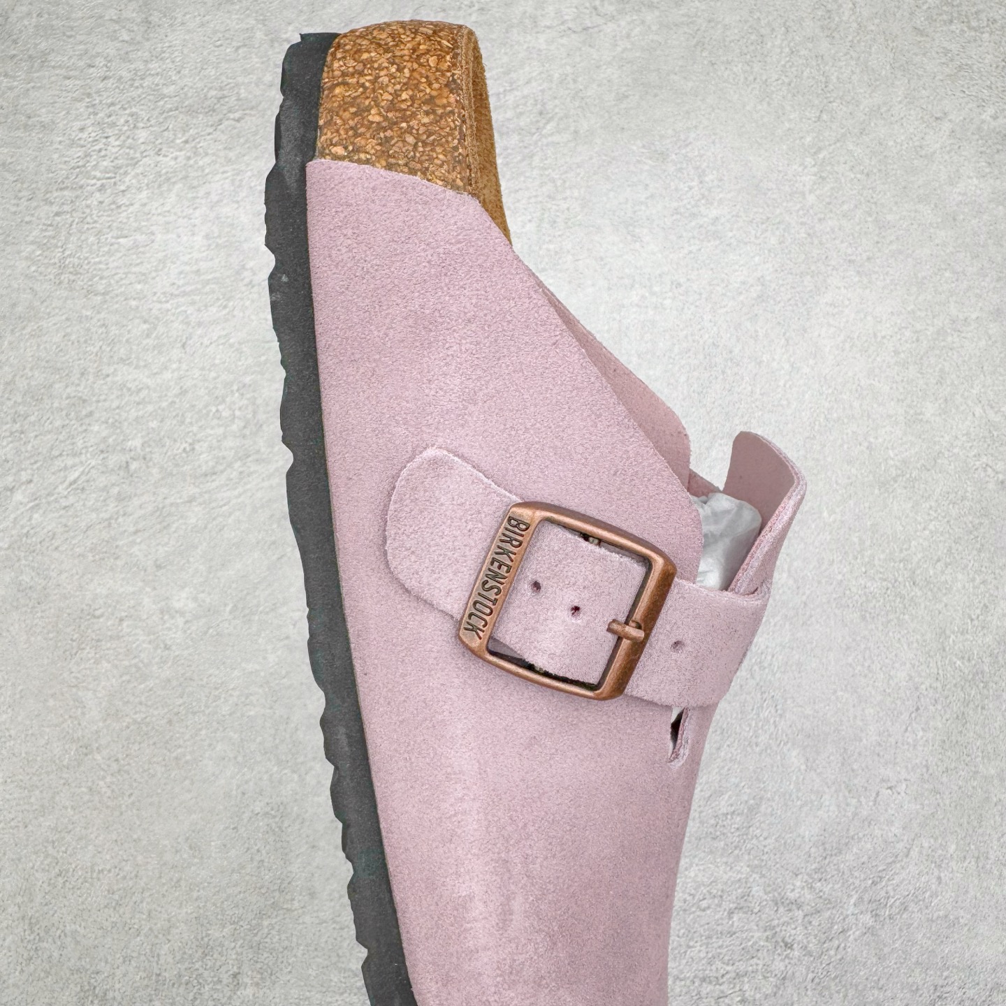 图片[6]-＃DC Birkenstock Boston VL 勃肯软木底包头拖鞋 天鹅绒般的绒面革赋子休闲的经典外观 四季皆宜 柔软的鞋床采用额外的泡沫缓冲层 提供额外的舒适感和全天支撑 全网独家首发 源于德国的严谨工艺 牛巴戎面 中层松木 EVA 三层组合大底 优质牛皮面料五金扣 出口订单 尺码：35-44-选品中心