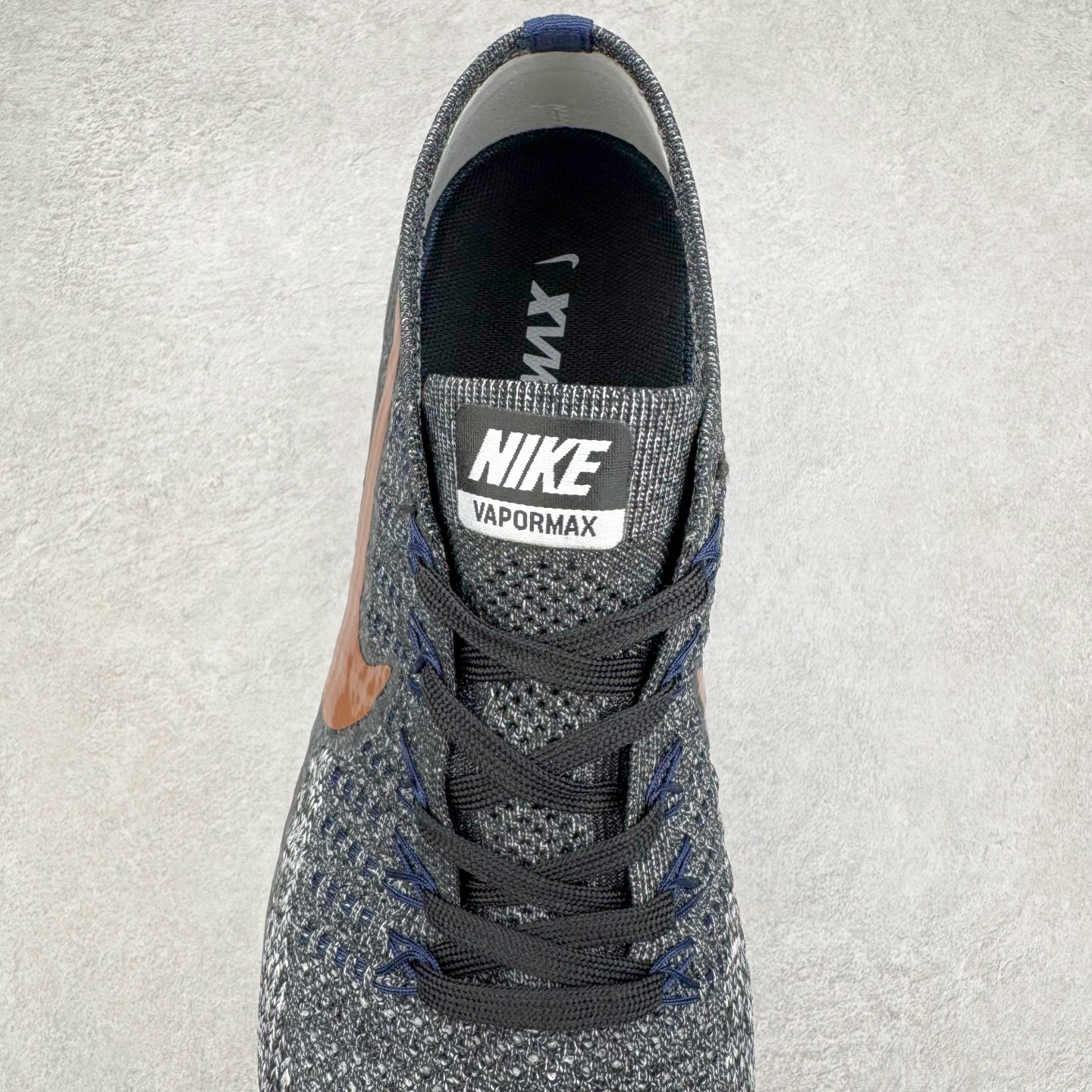 图片[5]-＃纯原 NK Air VaporMax Flyknit 2018大气垫百搭慢跑鞋 849558-010 德产斯托尔针织横机生产原档案针织鞋面 侧面\\\”鱼骨线\\\”清晰立体 原底气垫 细节诠释一切质疑 原产标加持 换盒过验 实拍调校N版已经零色差零失真 百分百还原实物色彩所见即所得 不存在货不对板色差等低级问题 选购参考实物拍摄 不混卖不参货 只用心做好货严格选品 承诺混一赔十 尺码：36 36.5 37.5 38 38.5 39 40 40.5 41 42 42.5 43 44 44.5 45-选品中心