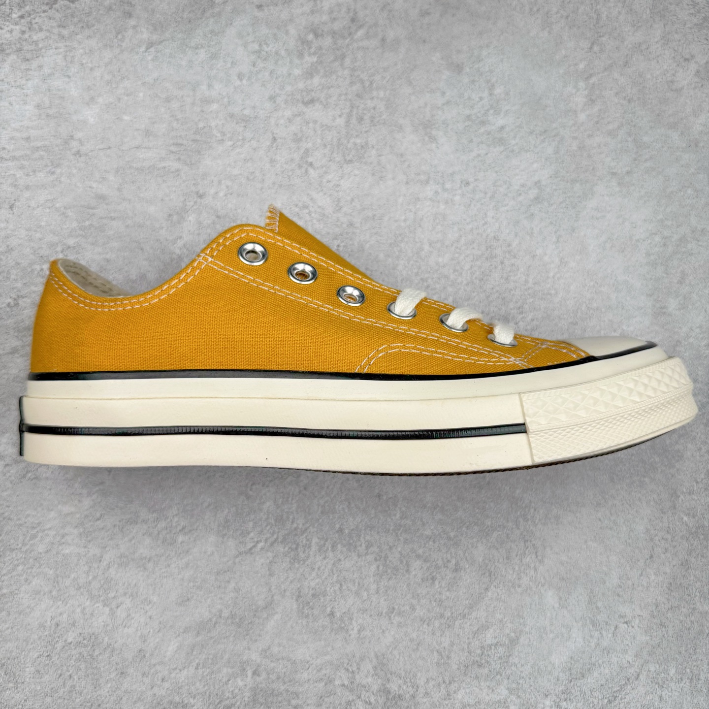 图片[3]-＃盲盒福利 Converse Chuck All Star 1970S 帆布鞋 白菜价亏本清仓套现转新款 机不可失 好好把握 随机一双 只选尺码 商品款式均为上架顶级款式 单品零售价格2×× 保证稳赚不赔 无通货 无烂货 会有轻微瑕疵的情况 友情提醒 买到是亏还是赚 每个人定义不同福袋闷包理论上和赌博心理相同玩的就是惊喜 玩的就是心跳活动商品无严重质量问题不退换‼️尺码：35 36 36.5 37 38 38.5 39 40 40.5 41 42 42.5 43 44 44.5 45-选品中心