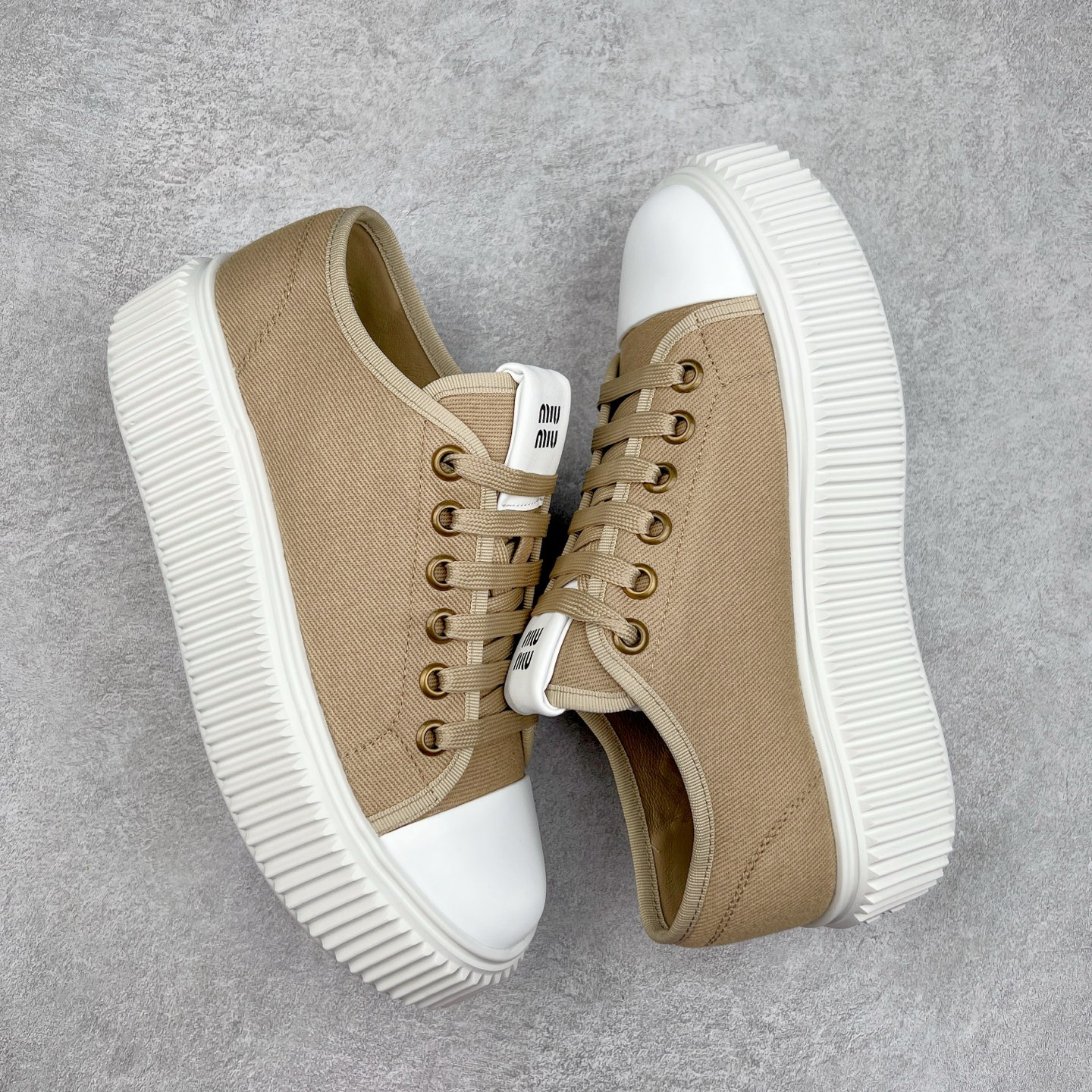 图片[3]-MIU MIU缪缪 牛仔布 低帮 舒适系带 低帮 时尚板鞋 女款 尺码：35 36 37 38 39-选品中心