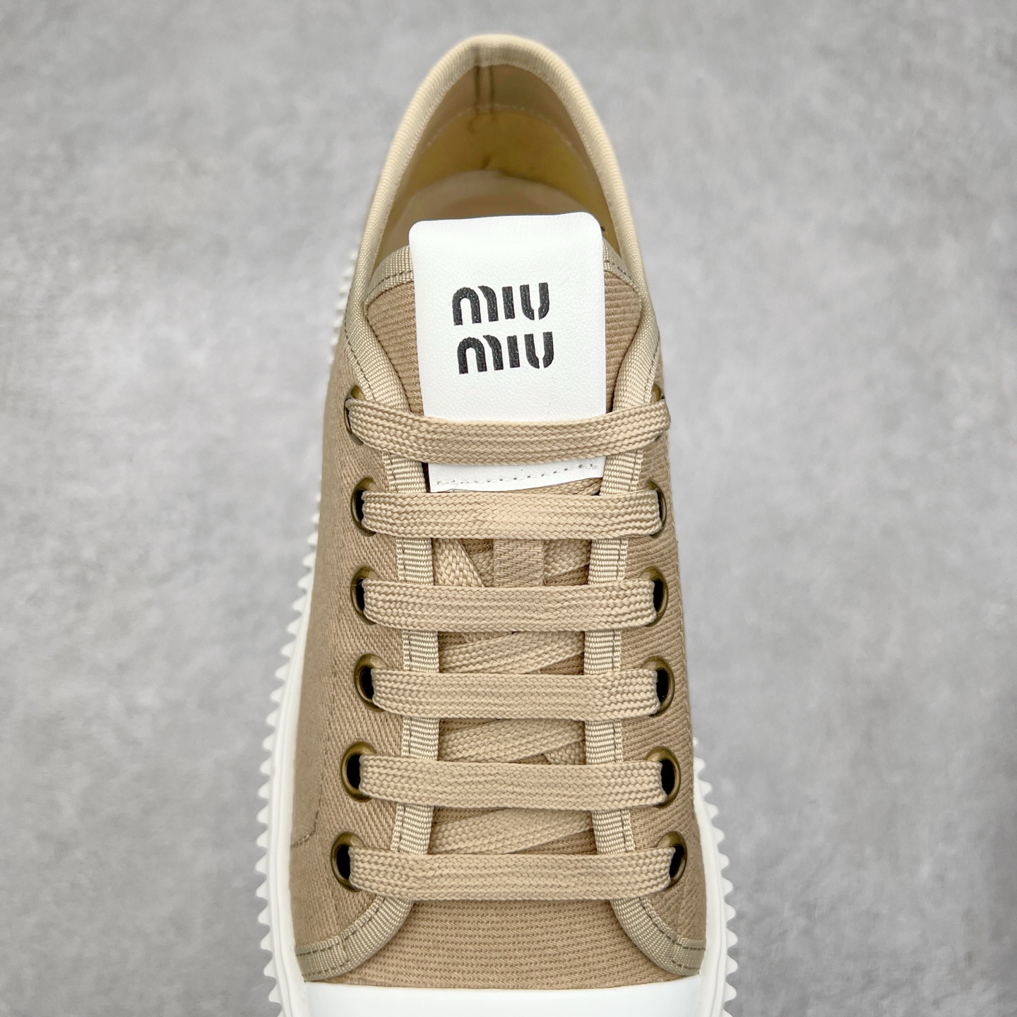 图片[5]-MIU MIU缪缪 牛仔布 低帮 舒适系带 低帮 时尚板鞋 女款 尺码：35 36 37 38 39-选品中心