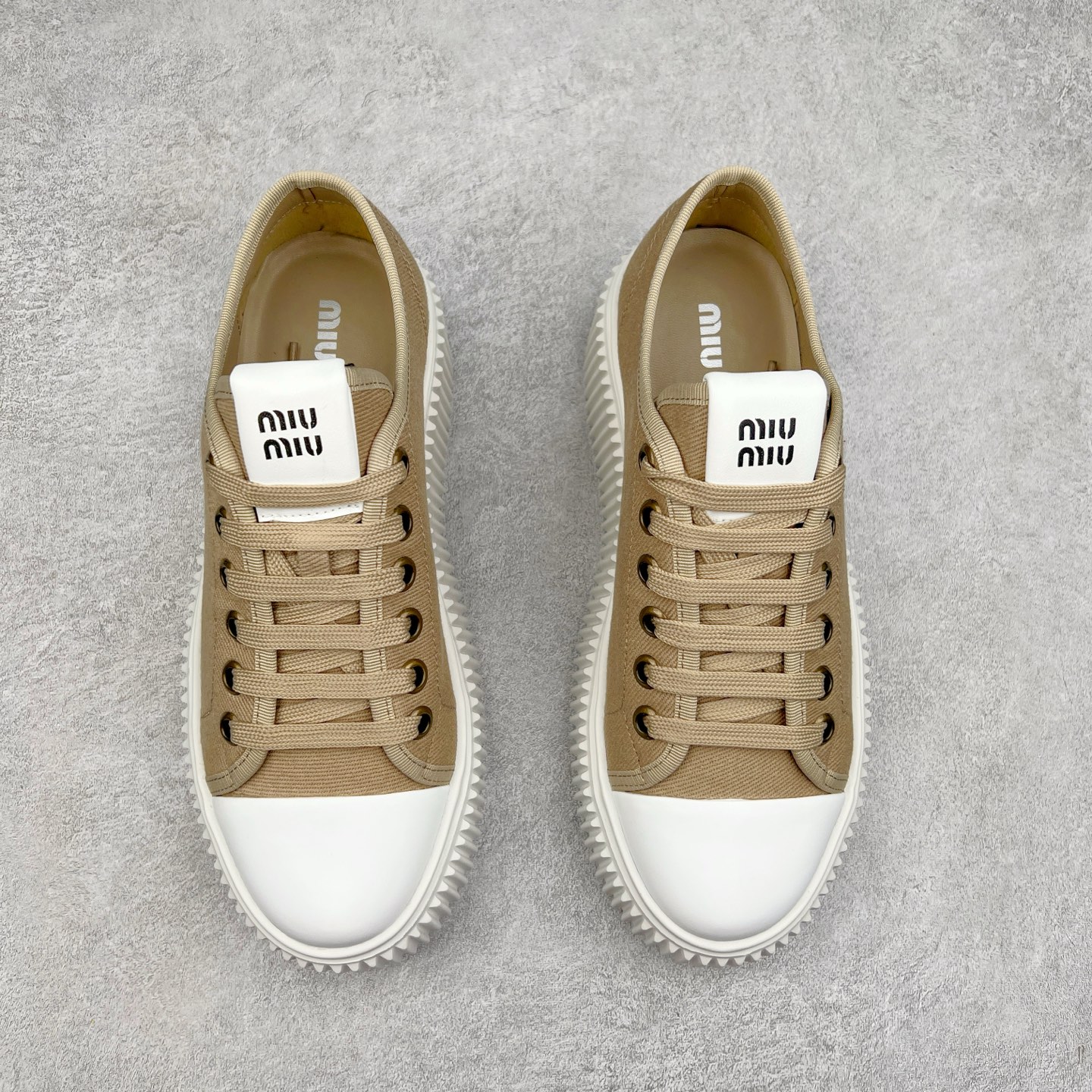 图片[2]-MIU MIU缪缪 牛仔布 低帮 舒适系带 低帮 时尚板鞋 女款 尺码：35 36 37 38 39-选品中心