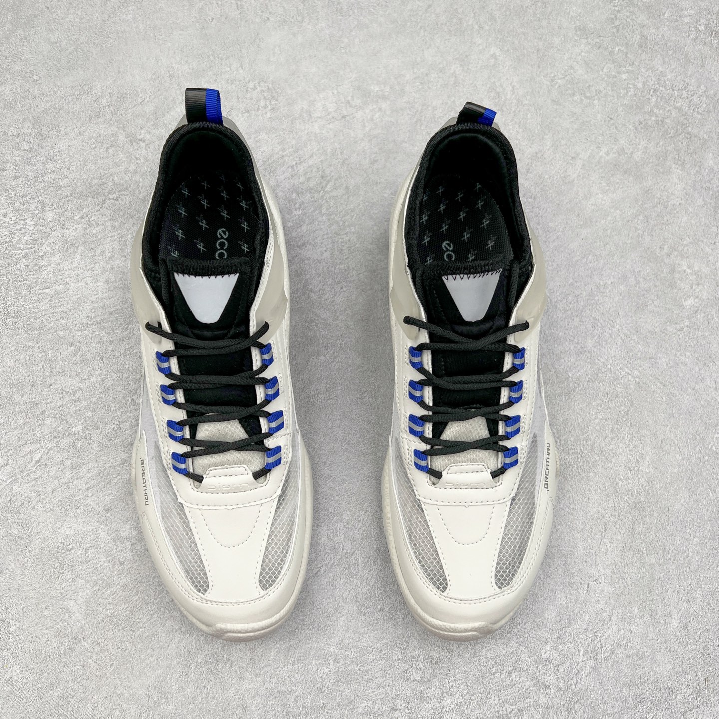 图片[2]-ECCO爱步男士15周年 运动休闲鞋 轻便缓震跑步鞋 健步BIOMC 市面最高版本 甄选优质皮面搭配纺织衬里，脚感柔软舒适，透气不闷脚 鞋舌及鞋垫上的周年LOGO设计 纪念属于BIOM的15载生机之旅 自然律动科技，符合人体工学鞋楦，贴近足部天然形态 直接注塑工艺连接鞋面与鞋底，一体成型，合脚稳固 橡胶外底适应多种形态，抓地耐磨，稳定支撑 都市探索 步履悠然 尺码：39 40 41 42 43 44 （正常码）-选品中心