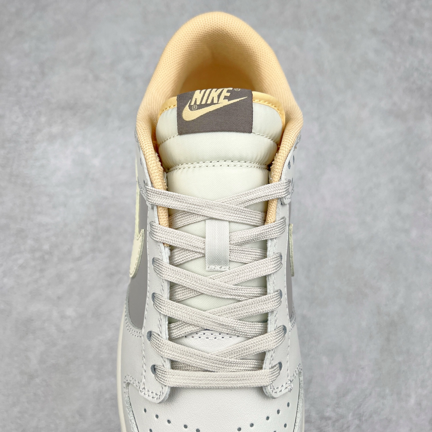 图片[5]-＃F版 NK Dunk Low 灰色 IB4503-072 性价比王者 极限压缩利润空间 超乎所想的高性价比 用料绝不含糊 原盒原配 正确耐磨橡胶大底 超高清洁度 全鞋零毛边皮料切割 全套原楦原模倾力打造完美版型 尺码：36 36.5 37.5 38 38.5 39 40 40.5 41 42 42.5 43 44 44.5 45 46 47.5-选品中心