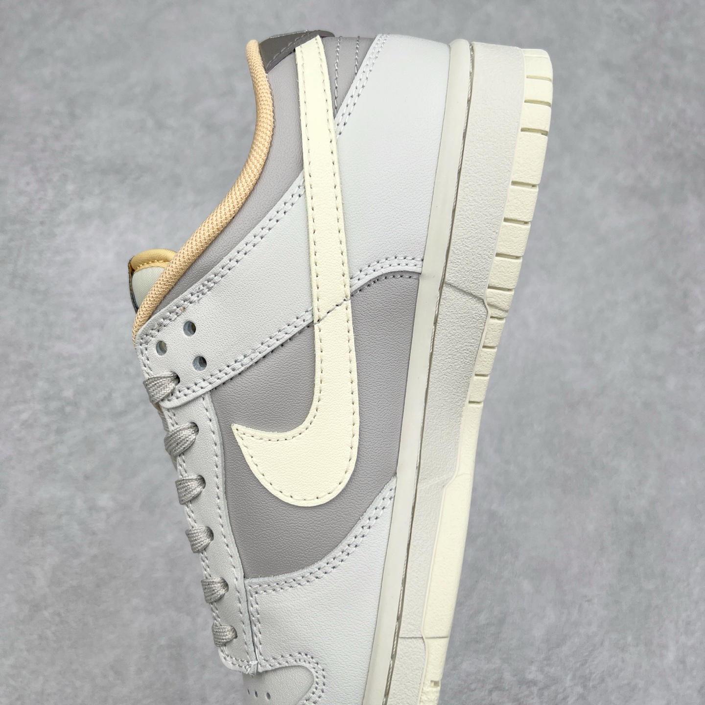 图片[7]-＃F版 NK Dunk Low 灰色 IB4503-072 性价比王者 极限压缩利润空间 超乎所想的高性价比 用料绝不含糊 原盒原配 正确耐磨橡胶大底 超高清洁度 全鞋零毛边皮料切割 全套原楦原模倾力打造完美版型 尺码：36 36.5 37.5 38 38.5 39 40 40.5 41 42 42.5 43 44 44.5 45 46 47.5-选品中心