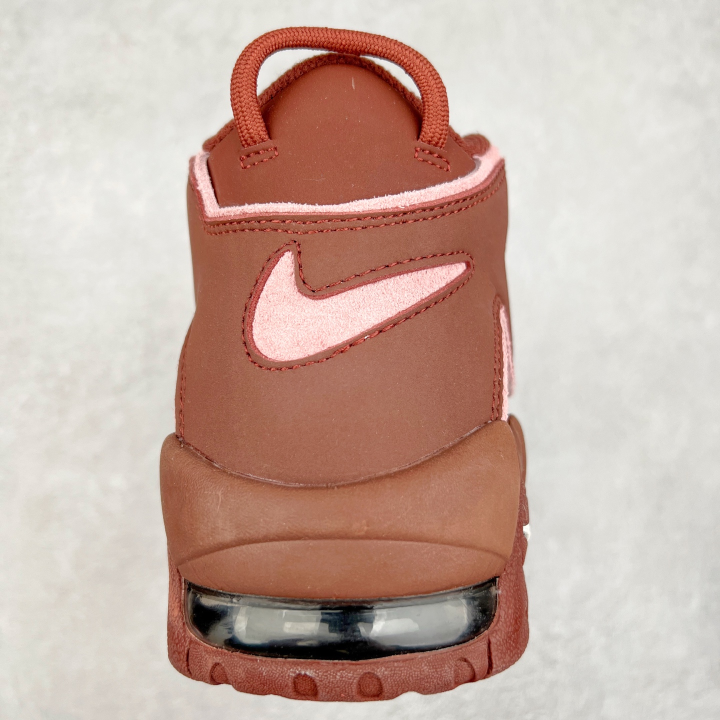 图片[8]-＃CK纯原 NK Air More Uptempo ’96 OG 皮蓬大AIR复古篮球鞋 DV3466-200 以流行于街头的涂鸦文化为设计灵感 整体的设计风格夸张而充满魅力 厚实而充满质感的皮质鞋面两侧印刻了一对巨大的字母“AIR”独特炫酷的外观惊艳无比 尺码：36 36.5 37.5 38 38.5 39 40 40.5 41 42 42.5 43 44 44.5 45 46-选品中心