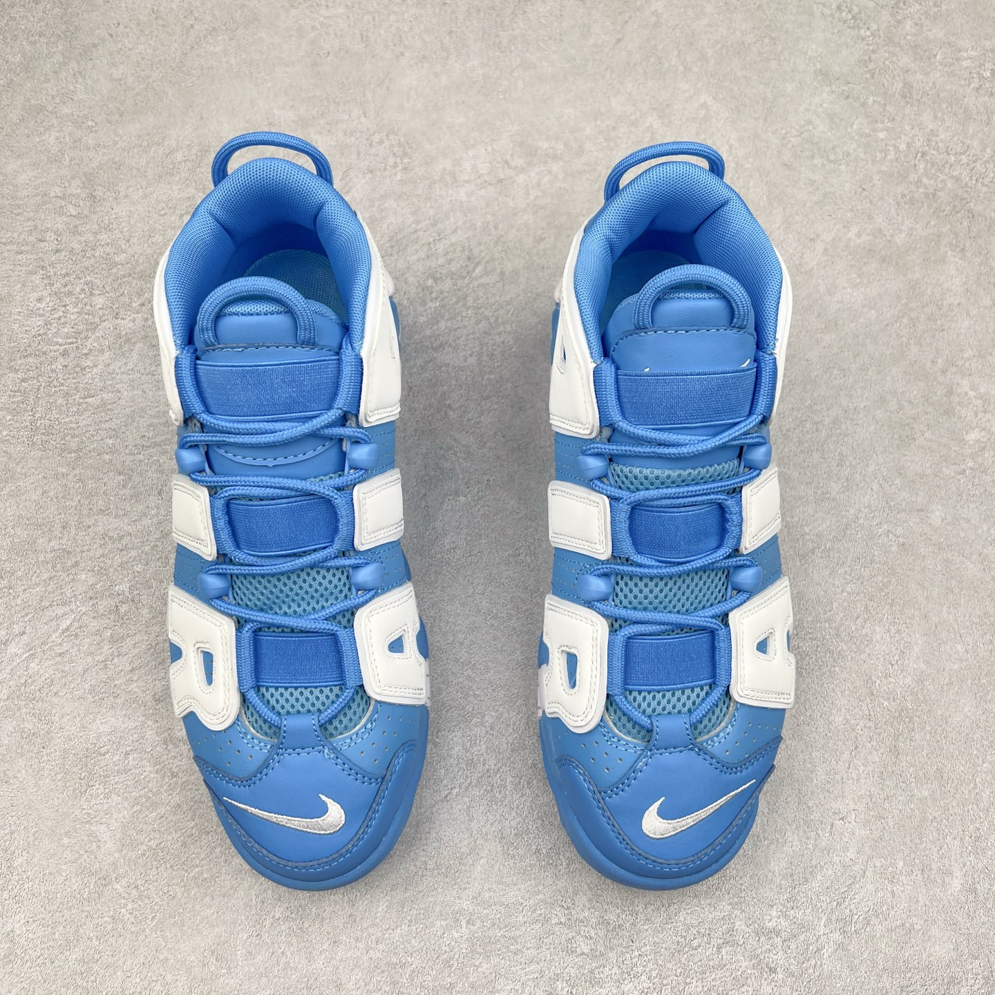 图片[2]-＃CK纯原 NK Air More Uptempo ’96 OG 皮蓬大AIR复古篮球鞋 921948-401 以流行于街头的涂鸦文化为设计灵感 整体的设计风格夸张而充满魅力 厚实而充满质感的皮质鞋面两侧印刻了一对巨大的字母“AIR”独特炫酷的外观惊艳无比 尺码：36 36.5 37.5 38 38.5 39 40 40.5 41 42 42.5 43 44 44.5 45 46-选品中心