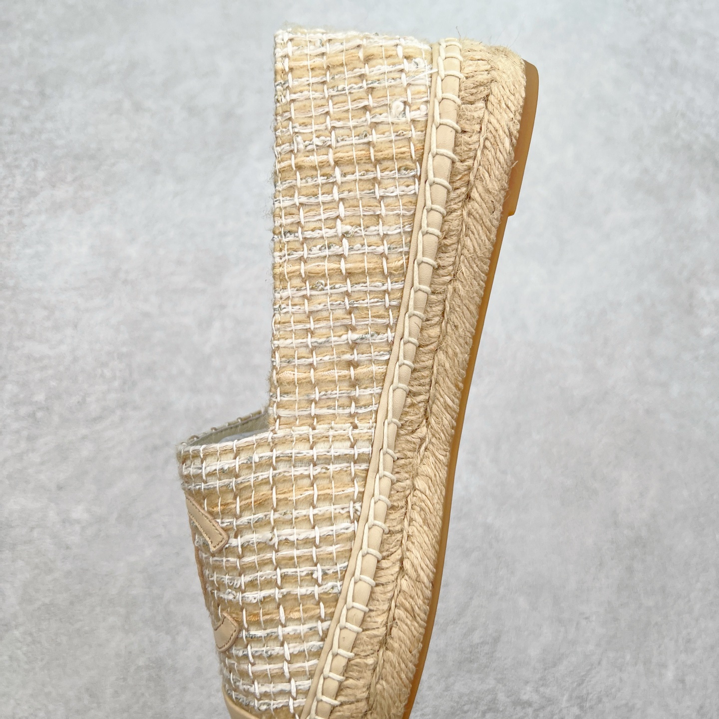 图片[7]-＃纯原 CHANEL 香奈儿经典款 小香渔夫鞋 万年长青款 各路网红单品 春夏百搭款 牛仔裤 短裤轻松驾驭 原版一比一开模 99%还原正品100针麻绳上线，双双纯手工品质保证 原单进口羊皮 内里垫脚均为柔软绵羊皮 天然麻绳配透明橡胶大底 专柜统一包装。 脚背高/或者宽 建议选大一码 尺码：35 36 37 38 39 40-选品中心