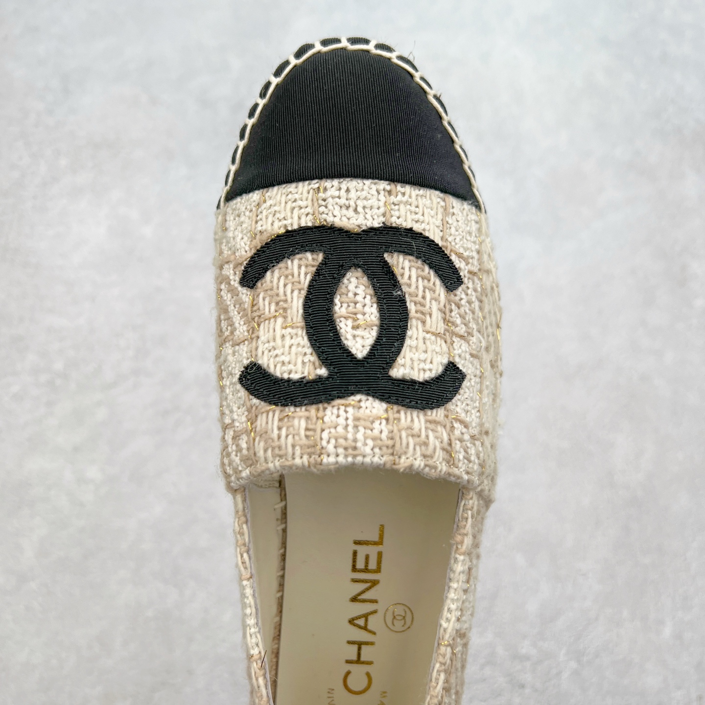 图片[4]-＃纯原 CHANEL 香奈儿经典款 小香渔夫鞋 万年长青款 各路网红单品 春夏百搭款 牛仔裤 短裤轻松驾驭 原版一比一开模 99%还原正品100针麻绳上线，双双纯手工品质保证 原单进口羊皮 内里垫脚均为柔软绵羊皮 天然麻绳配透明橡胶大底 专柜统一包装。 脚背高/或者宽 建议选大一码 尺码：35 36 37 38 39 40-选品中心