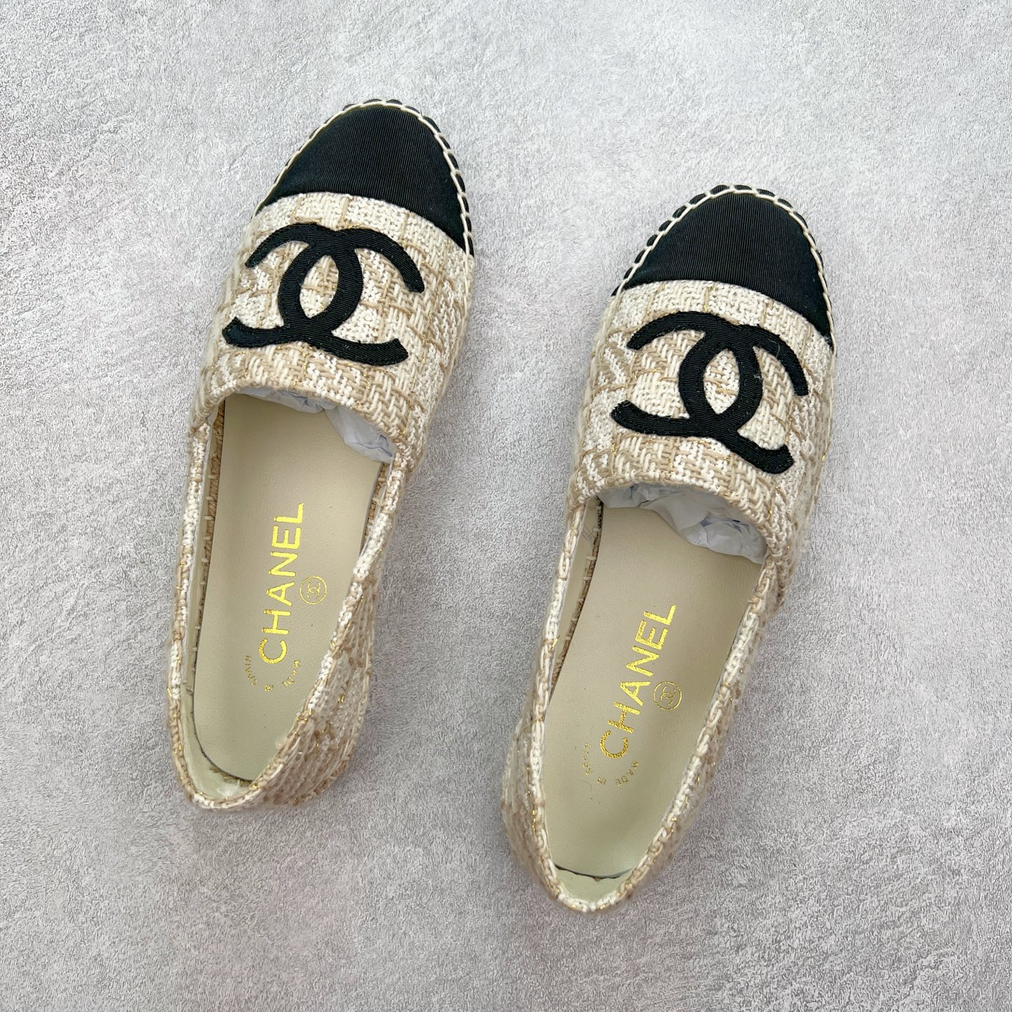 图片[3]-＃纯原 CHANEL 香奈儿经典款 小香渔夫鞋 万年长青款 各路网红单品 春夏百搭款 牛仔裤 短裤轻松驾驭 原版一比一开模 99%还原正品100针麻绳上线，双双纯手工品质保证 原单进口羊皮 内里垫脚均为柔软绵羊皮 天然麻绳配透明橡胶大底 专柜统一包装。 脚背高/或者宽 建议选大一码 尺码：35 36 37 38 39 40-选品中心