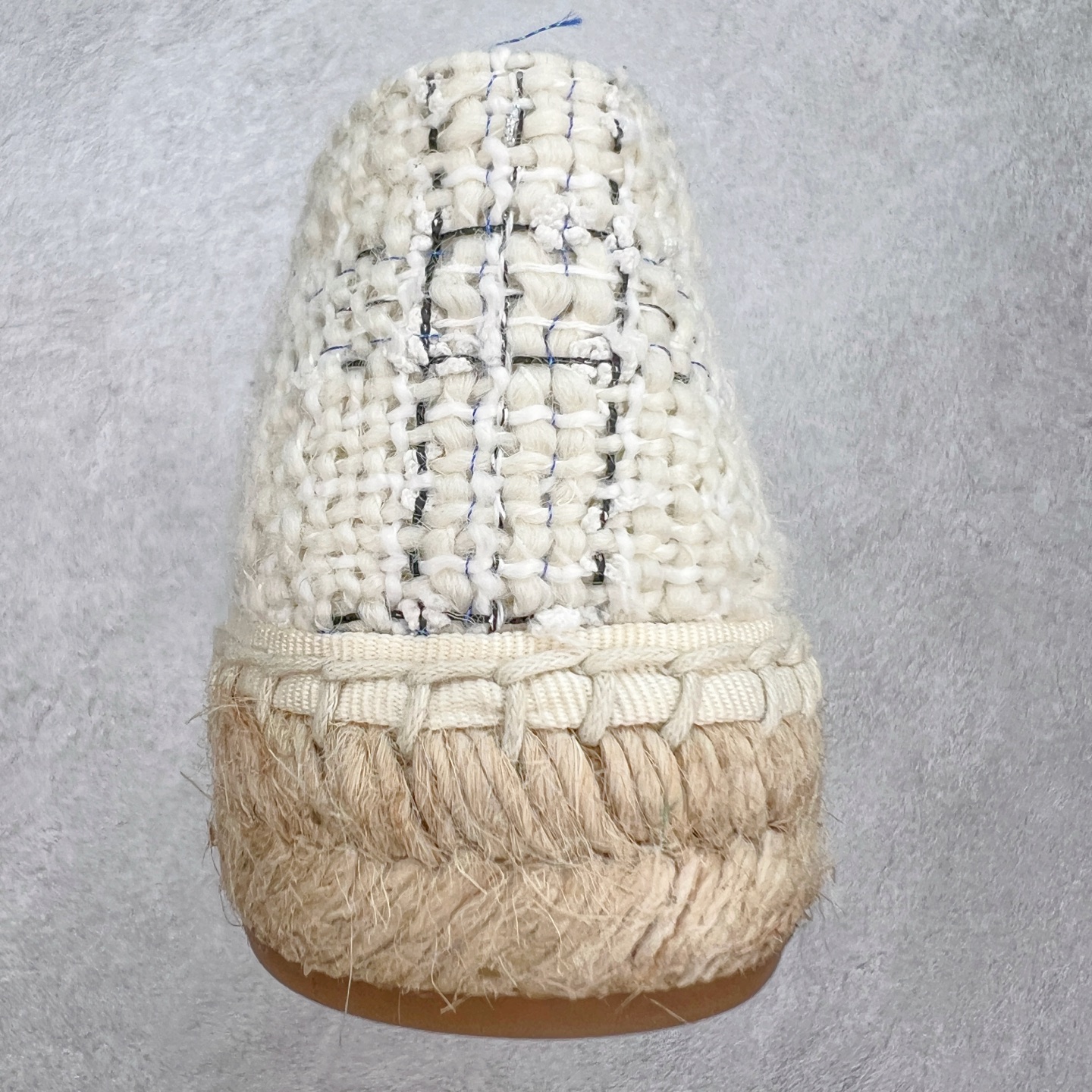 图片[8]-＃纯原 CHANEL 香奈儿经典款 小香渔夫鞋 万年长青款 各路网红单品 春夏百搭款 牛仔裤 短裤轻松驾驭 原版一比一开模 99%还原正品100针麻绳上线，双双纯手工品质保证 原单进口羊皮 内里垫脚均为柔软绵羊皮 天然麻绳配透明橡胶大底 专柜统一包装。 脚背高/或者宽 建议选大一码 尺码：35 36 37 38 39 40-选品中心