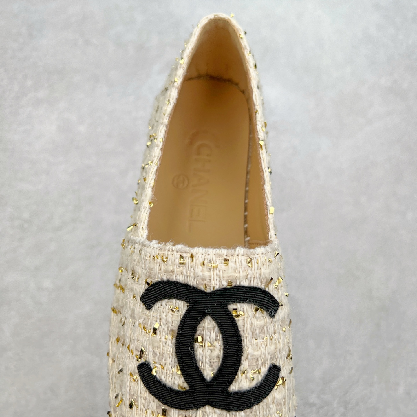 图片[5]-＃纯原 CHANEL 香奈儿经典款 小香渔夫鞋 万年长青款 各路网红单品 春夏百搭款 牛仔裤 短裤轻松驾驭 原版一比一开模 99%还原正品100针麻绳上线，双双纯手工品质保证 原单进口羊皮 内里垫脚均为柔软绵羊皮 天然麻绳配透明橡胶大底 专柜统一包装。 脚背高/或者宽 建议选大一码 尺码：35 36 37 38 39 40-选品中心