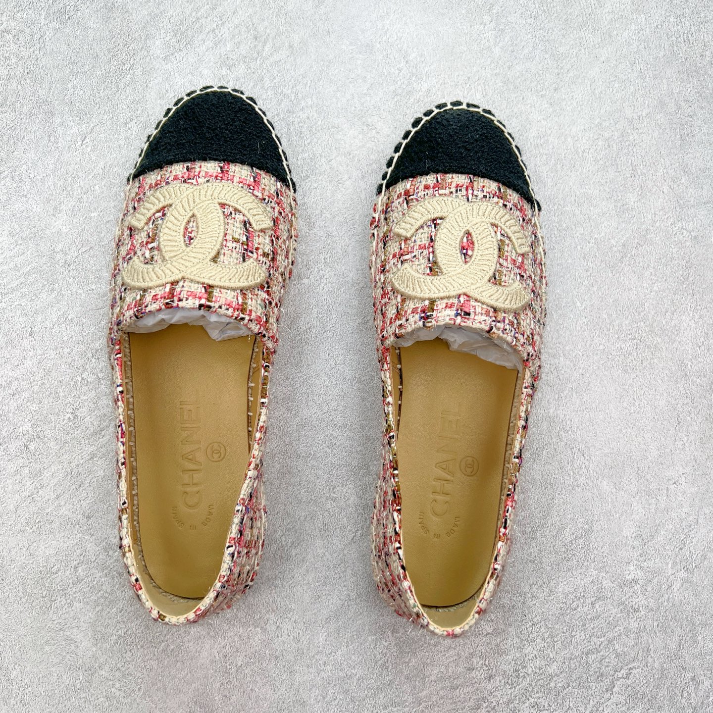 图片[3]-＃纯原 CHANEL 香奈儿经典款 小香渔夫鞋 万年长青款 各路网红单品 春夏百搭款 牛仔裤 短裤轻松驾驭 原版一比一开模 99%还原正品100针麻绳上线，双双纯手工品质保证 原单进口羊皮 内里垫脚均为柔软绵羊皮 天然麻绳配透明橡胶大底 专柜统一包装。 脚背高/或者宽 建议选大一码 尺码：35 36 37 38 39 40-选品中心