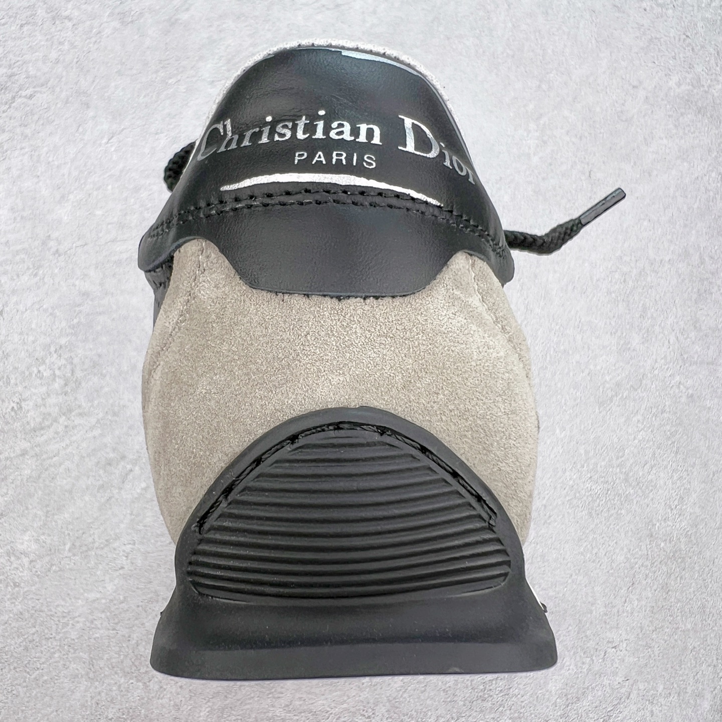 图片[8]-DIOR迪奥 D-Sketch春夏成衣系列 圆头系带 低帮生活休闲鞋 原版开发 25ss春夏秀场出镜率最高的单品 保留着原本的造型 细节点缀上非常符合当下流行趋势 融入了主理人对于阿甘鞋全新的理解和复古情怀。全新材质有一点哑光的皮质，复古风十足 上脚很凸造型 时尚百搭 全风格衣服裤子裙子都能驾驭 原版组合大底 尺码：35-40 (男鞋后续出货)-选品中心