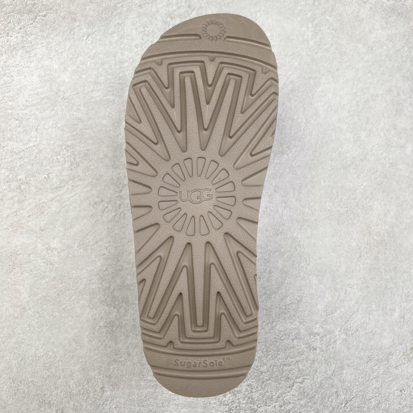 图片[9]-＃SP原厂 UGG 金星 绒面革轻盈低帮生活休闲鞋一字拖鞋 全鞋采用ZP同厂 隆丰A级澳洲进口羊皮毛一体 品牌代工厂生产线 完全遵循ZP工艺流程 代工厂原厂版师 秉承无原鞋不开发选择 注重每一处细节 市面最正版型 TREADLITE\\\”轻翼\\\”科技外底 轻便/耐用/柔韧/桩型【售后郑重承诺】一个月内若出现重大脱胶/断底等质量问题 直接为您换新！尺码：35 36 37 38 39 40 41-选品中心