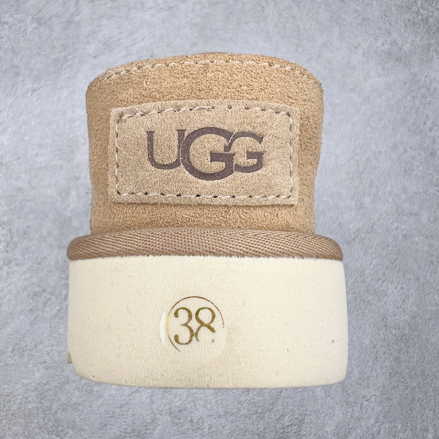 图片[8]-＃SP原厂 UGG 金星 绒面革轻盈低帮生活休闲鞋一字拖鞋 全鞋采用ZP同厂 隆丰A级澳洲进口羊皮毛一体 品牌代工厂生产线 完全遵循ZP工艺流程 代工厂原厂版师 秉承无原鞋不开发选择 注重每一处细节 市面最正版型 TREADLITE\\\”轻翼\\\”科技外底 轻便/耐用/柔韧/桩型【售后郑重承诺】一个月内若出现重大脱胶/断底等质量问题 直接为您换新！尺码：35 36 37 38 39 40 41-选品中心