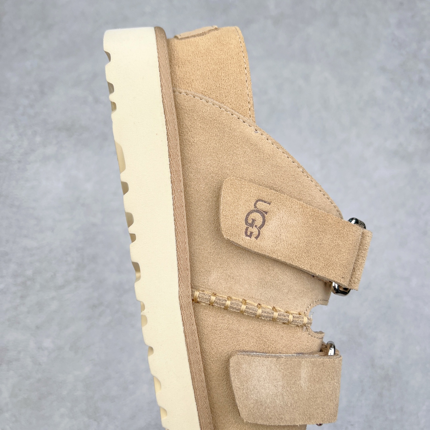 图片[6]-＃SP原厂 UGG 金星 绒面革轻盈低帮生活休闲鞋一字拖鞋 全鞋采用ZP同厂 隆丰A级澳洲进口羊皮毛一体 品牌代工厂生产线 完全遵循ZP工艺流程 代工厂原厂版师 秉承无原鞋不开发选择 注重每一处细节 市面最正版型 TREADLITE\\\”轻翼\\\”科技外底 轻便/耐用/柔韧/桩型【售后郑重承诺】一个月内若出现重大脱胶/断底等质量问题 直接为您换新！尺码：35 36 37 38 39 40 41-选品中心