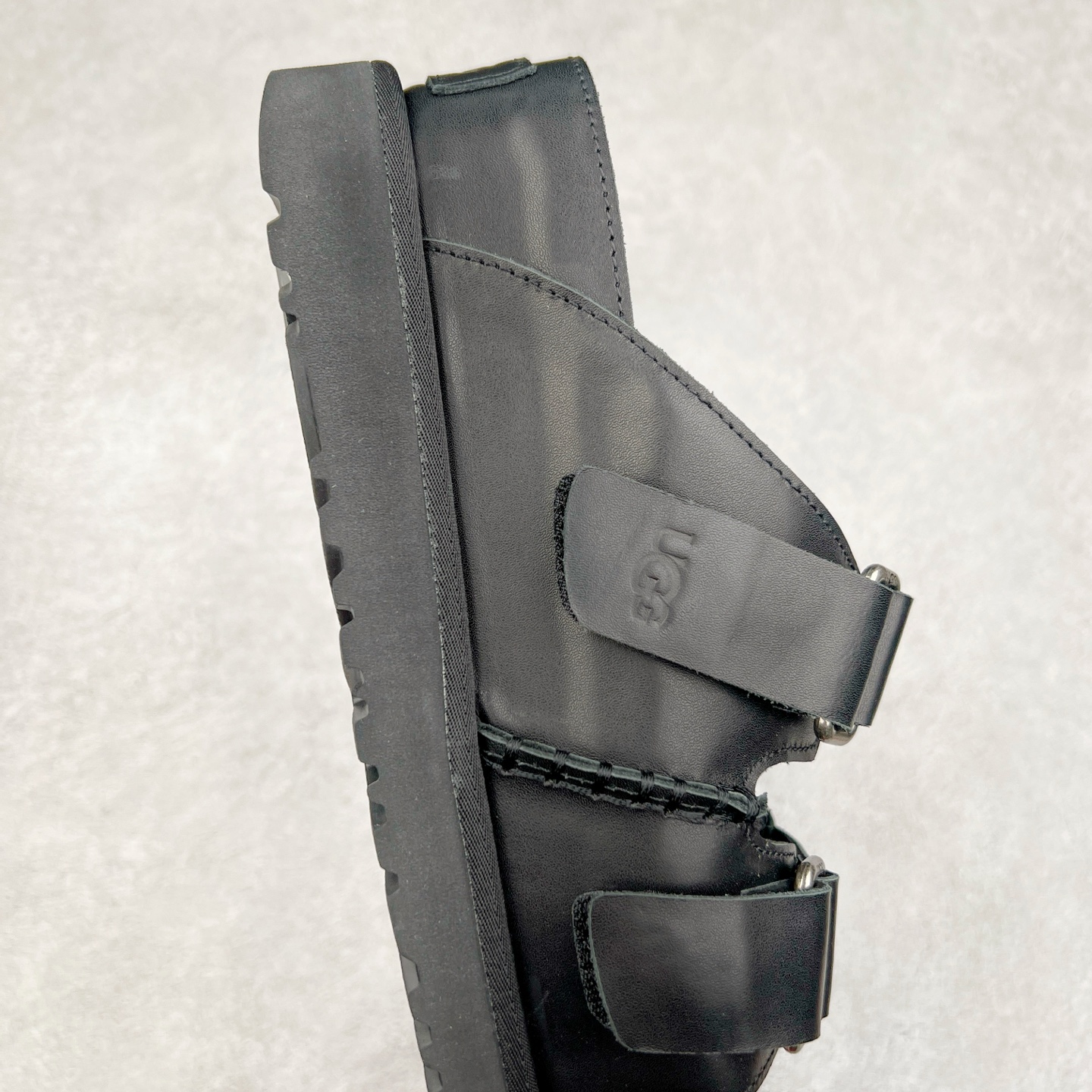 图片[6]-＃SP原厂 UGG 金星 绒面革轻盈低帮生活休闲鞋一字拖鞋 全鞋采用ZP同厂 隆丰A级澳洲进口羊皮毛一体 品牌代工厂生产线 完全遵循ZP工艺流程 代工厂原厂版师 秉承无原鞋不开发选择 注重每一处细节 市面最正版型 TREADLITE\\\”轻翼\\\”科技外底 轻便/耐用/柔韧/桩型【售后郑重承诺】一个月内若出现重大脱胶/断底等质量问题 直接为您换新！尺码：35 36 37 38 39 40 41-选品中心