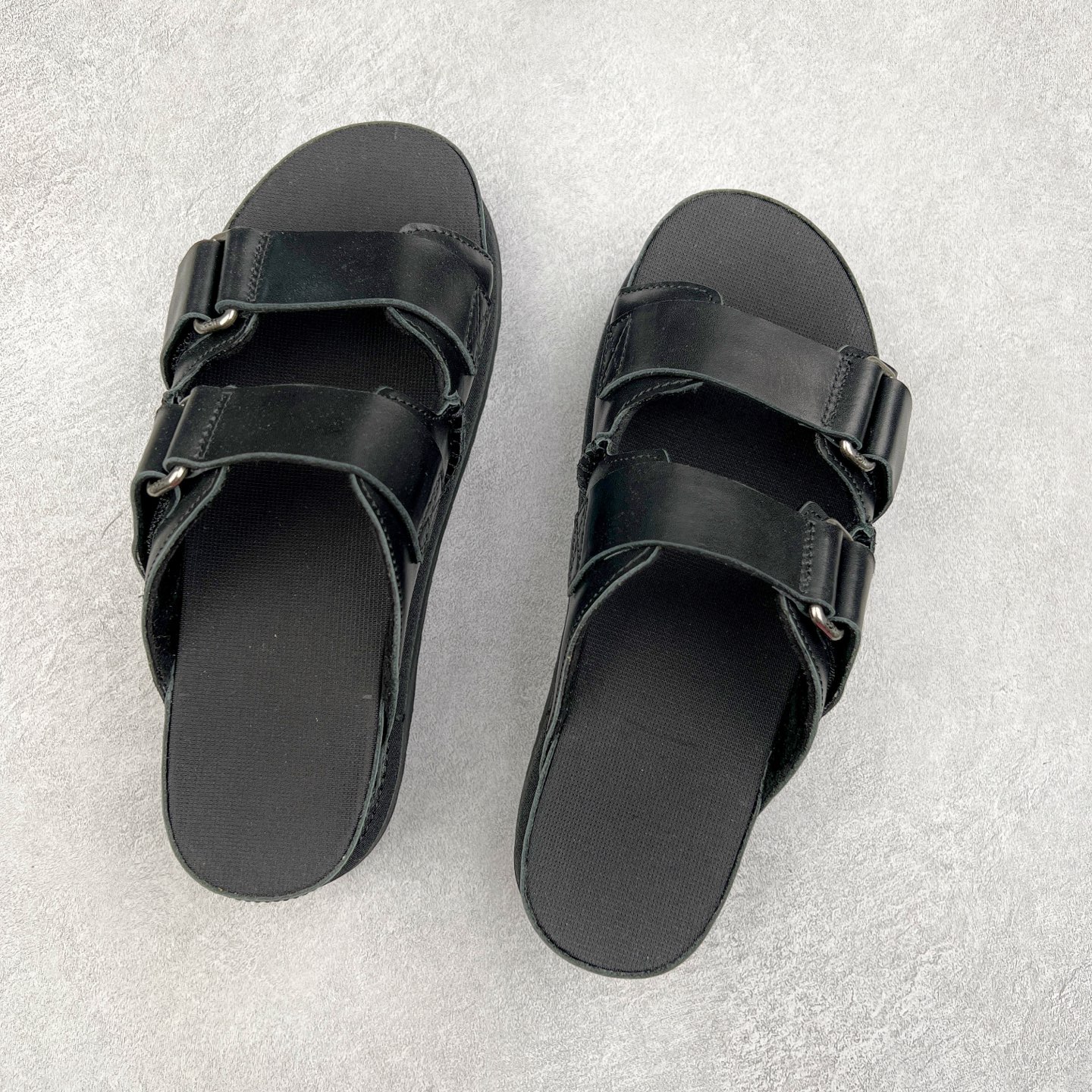 图片[3]-＃SP原厂 UGG 金星 绒面革轻盈低帮生活休闲鞋一字拖鞋 全鞋采用ZP同厂 隆丰A级澳洲进口羊皮毛一体 品牌代工厂生产线 完全遵循ZP工艺流程 代工厂原厂版师 秉承无原鞋不开发选择 注重每一处细节 市面最正版型 TREADLITE\\\”轻翼\\\”科技外底 轻便/耐用/柔韧/桩型【售后郑重承诺】一个月内若出现重大脱胶/断底等质量问题 直接为您换新！尺码：35 36 37 38 39 40 41-选品中心