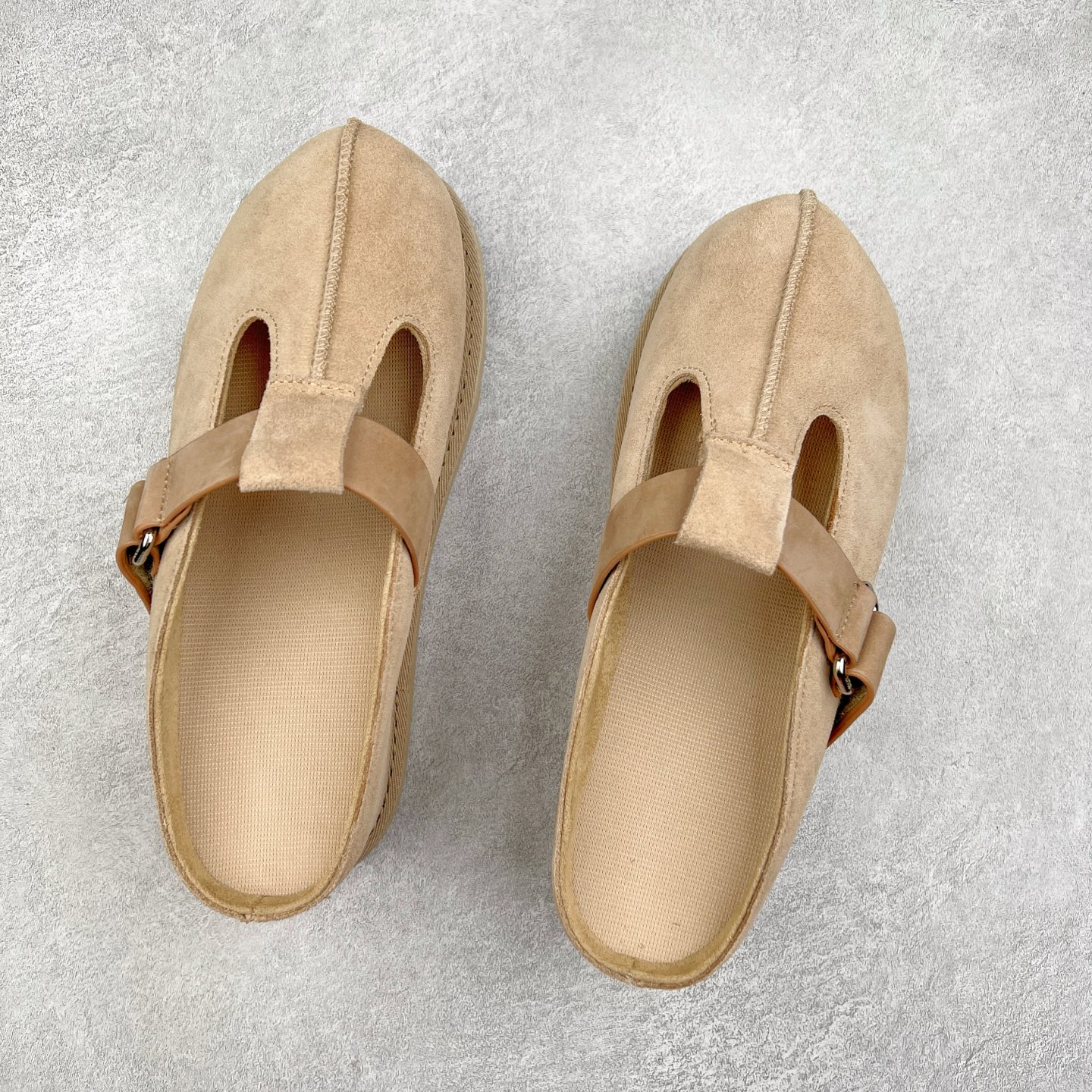 图片[3]-＃SP原厂 UGG 金星 绒面革轻盈低帮生活休闲鞋凉鞋 全鞋采用ZP同厂 隆丰A级澳洲进口羊皮毛一体 品牌代工厂生产线 完全遵循ZP工艺流程 代工厂原厂版师 秉承无原鞋不开发选择 注重每一处细节 市面最正版型 TREADLITE\\\”轻翼\\\”科技外底 轻便/耐用/柔韧/桩型【售后郑重承诺】一个月内若出现重大脱胶/断底等质量问题 直接为您换新！尺码：35 36 37 38 39 40 41-选品中心