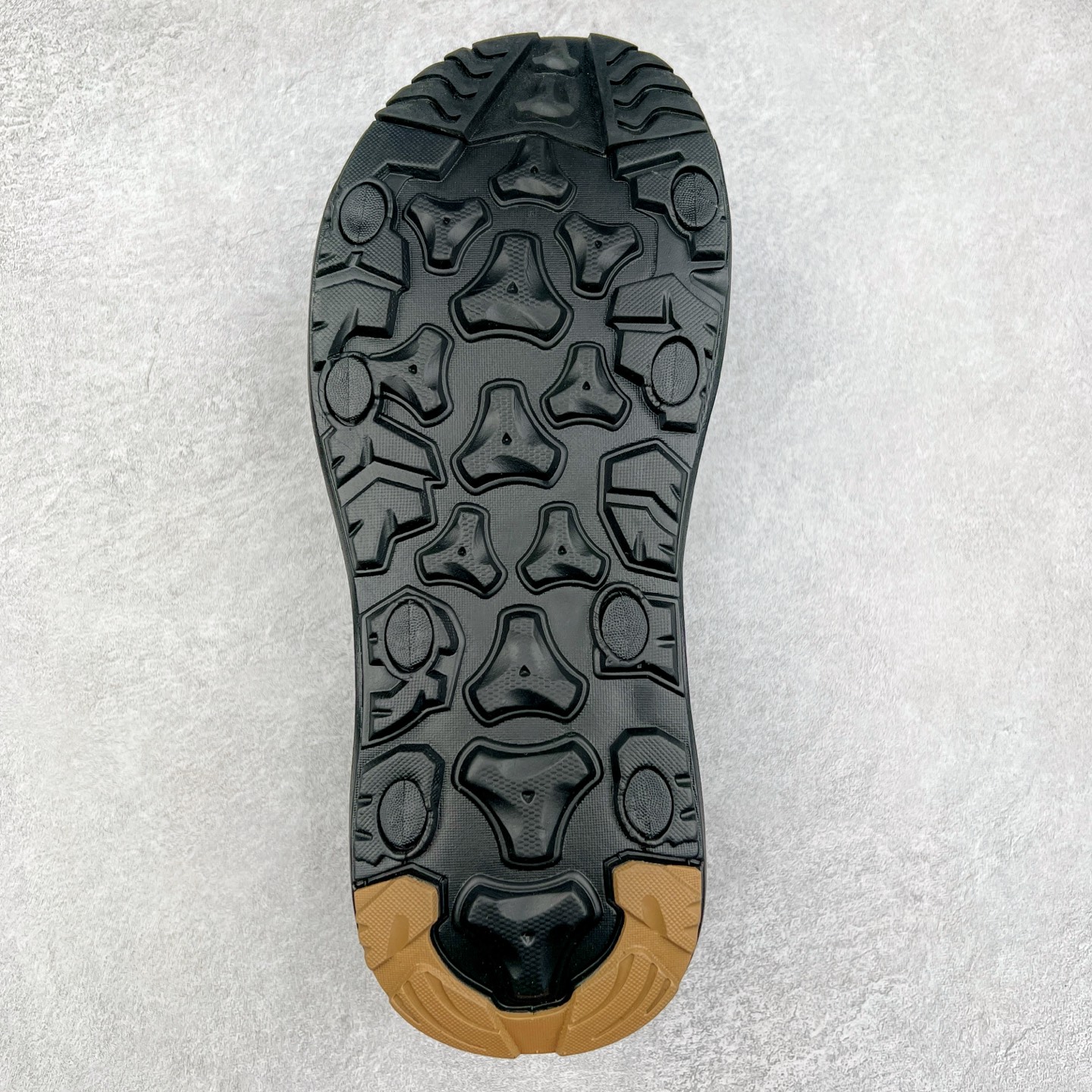 图片[9]-ECCO爱步男鞋夏季新款户外凉鞋 沙滩鞋男鞋 越野系列 酷爽夏日出行 褪去厚重和繁琐的束缚 百看不厌的拼接鞋面，个性走势畅游盛夏 鞋面采用抽绳扣，适应各种脚型 防撞鞋头构造 橡胶半包结构 形成防撞保护 避免磕碰 采用MD按摩垫脚，U型结构包裹脚跟缓解疲劳 后跟魔术贴条 粘合强防止掉脚 回弹轻便鞋底 耐磨抗老化，具有较强抓地性和耐磨性，稳固支撑 尺码：38 39 40 41 42 43 44 45（皮鞋码）-选品中心