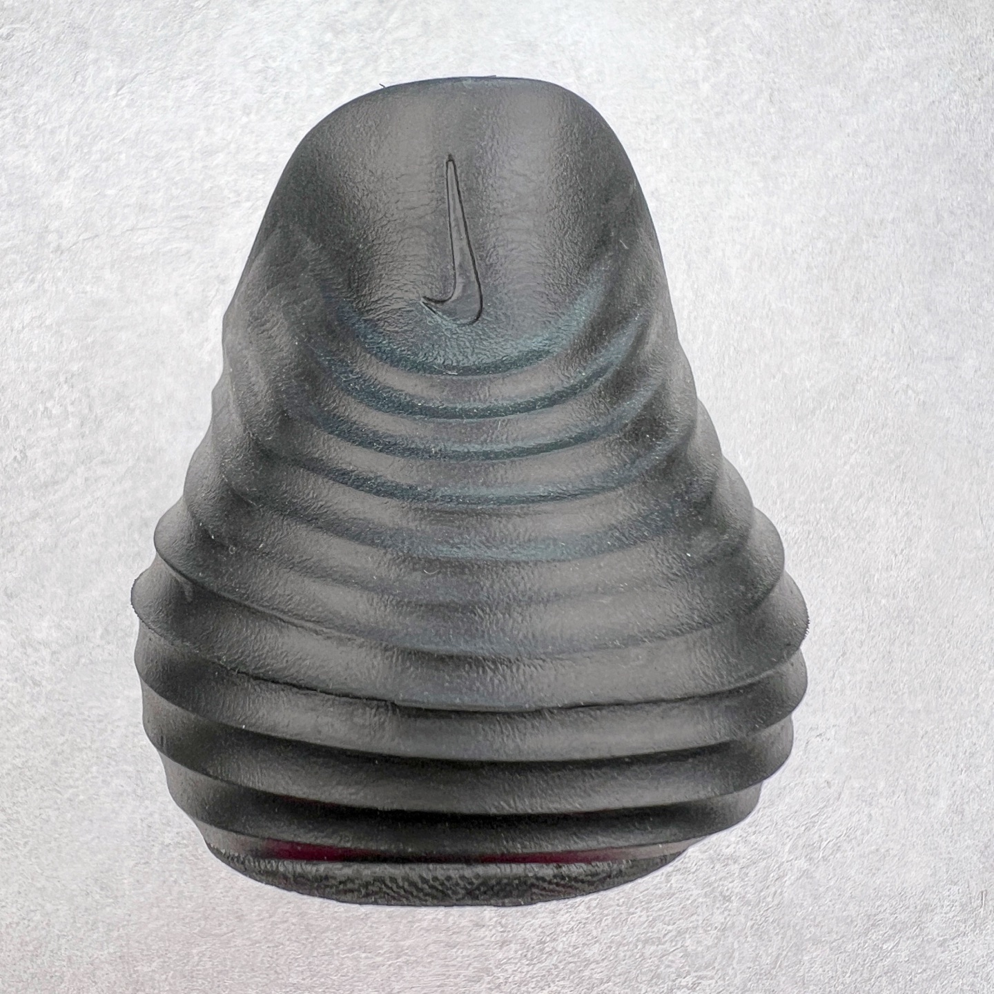 图片[8]-NK ReactX Rejuven8 简约舒适百搭洞洞鞋 从名字就能看出，这款鞋搭载了React X缓震科技，保证了舒适的脚感和轻盈的穿着体验。设计上，这双鞋采用了近几年非常流行的洞洞鞋风格，但特别之处在于加入了波浪纹路细节，让整个鞋型看起来更有立体感，视觉上也增添了几分现代感。尺码：36 36.5 37.5 38 38.5 39 40 40.5 41 42 42.5 43 44 44.5 45-选品中心