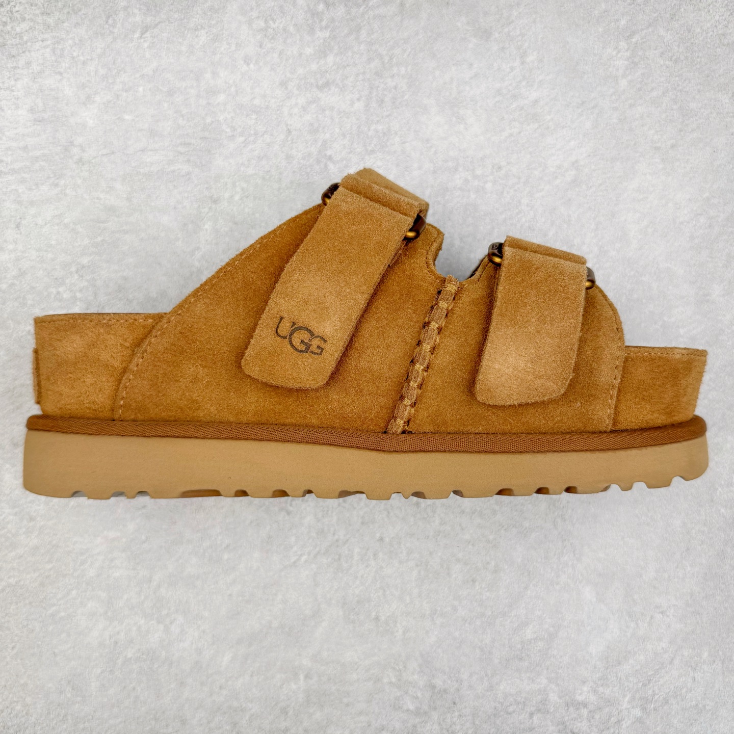 ＃SP原厂 UGG 金星 绒面革轻盈低帮生活休闲鞋一字拖鞋 全鞋采用ZP同厂 隆丰A级澳洲进口羊皮毛一体 品牌代工厂生产线 完全遵循ZP工艺流程 代工厂原厂版师 秉承无原鞋不开发选择 注重每一处细节 市面最正版型 TREADLITE\\\”轻翼\\\”科技外底 轻便/耐用/柔韧/桩型【售后郑重承诺】一个月内若出现重大脱胶/断底等质量问题 直接为您换新！尺码：35 36 37 38 39 40 41-选品中心