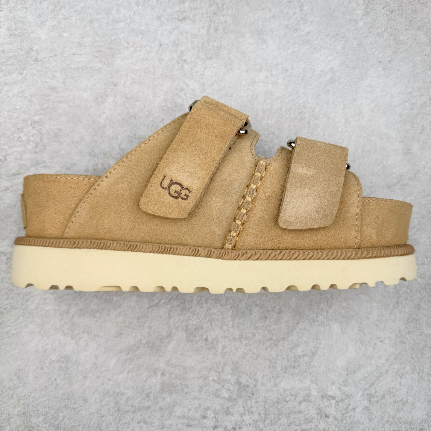 ＃SP原厂 UGG 金星 绒面革轻盈低帮生活休闲鞋一字拖鞋 全鞋采用ZP同厂 隆丰A级澳洲进口羊皮毛一体 品牌代工厂生产线 完全遵循ZP工艺流程 代工厂原厂版师 秉承无原鞋不开发选择 注重每一处细节 市面最正版型 TREADLITE\\\”轻翼\\\”科技外底 轻便/耐用/柔韧/桩型【售后郑重承诺】一个月内若出现重大脱胶/断底等质量问题 直接为您换新！尺码：35 36 37 38 39 40 41-选品中心