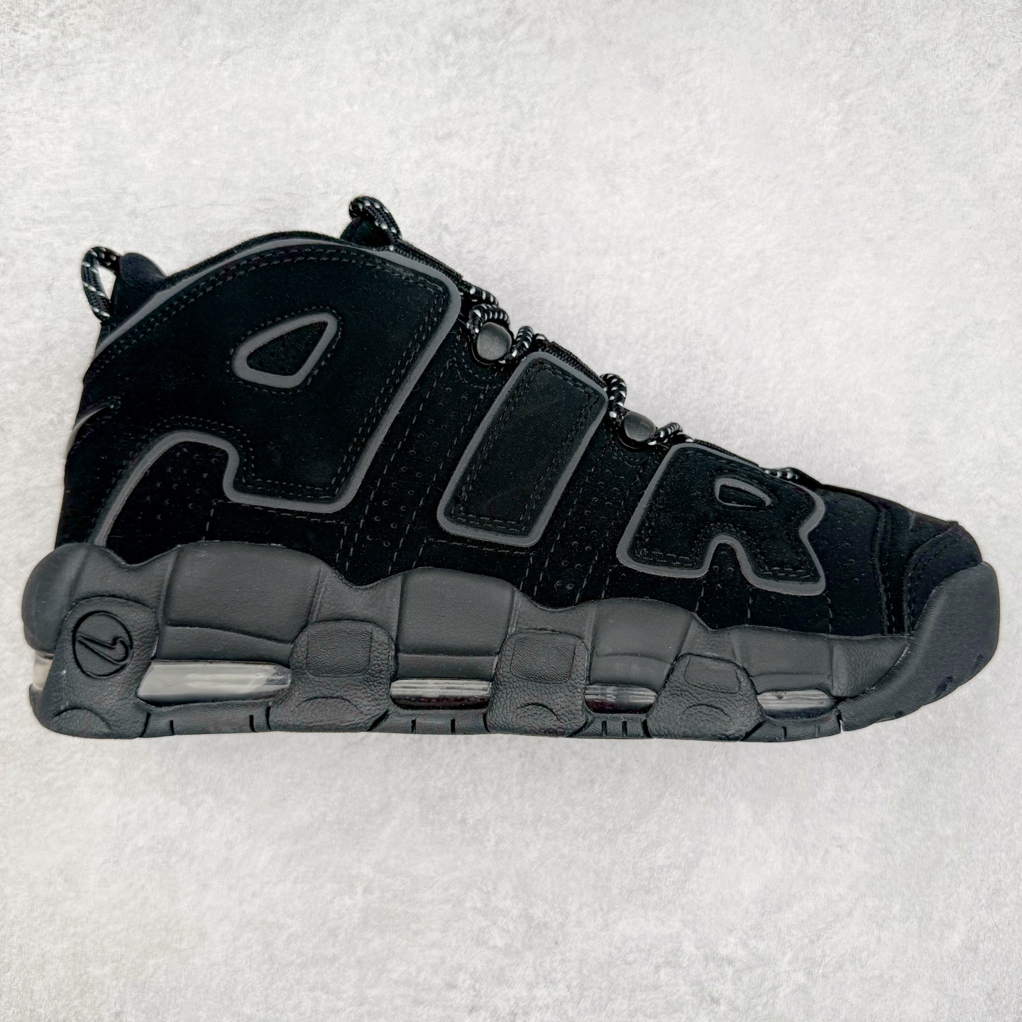 ＃CK纯原 NK Air More Uptempo ’96 OG 皮蓬大AIR复古篮球鞋 414962-004 以流行于街头的涂鸦文化为设计灵感 整体的设计风格夸张而充满魅力 厚实而充满质感的皮质鞋面两侧印刻了一对巨大的字母“AIR”独特炫酷的外观惊艳无比 尺码：36 36.5 37.5 38 38.5 39 40 40.5 41 42 42.5 43 44 44.5 45 46-选品中心