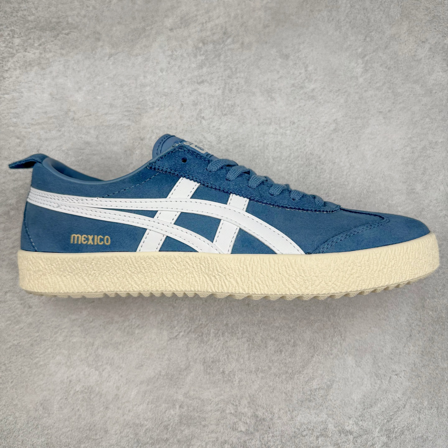 Onitsuka Tiger Delegation 鬼冢虎舒适休闲防滑耐磨低帮板鞋 尺码：36 37 37.5 38 39 39.5 40.5 41.5 42 42.5 43.5 44 45-选品中心
