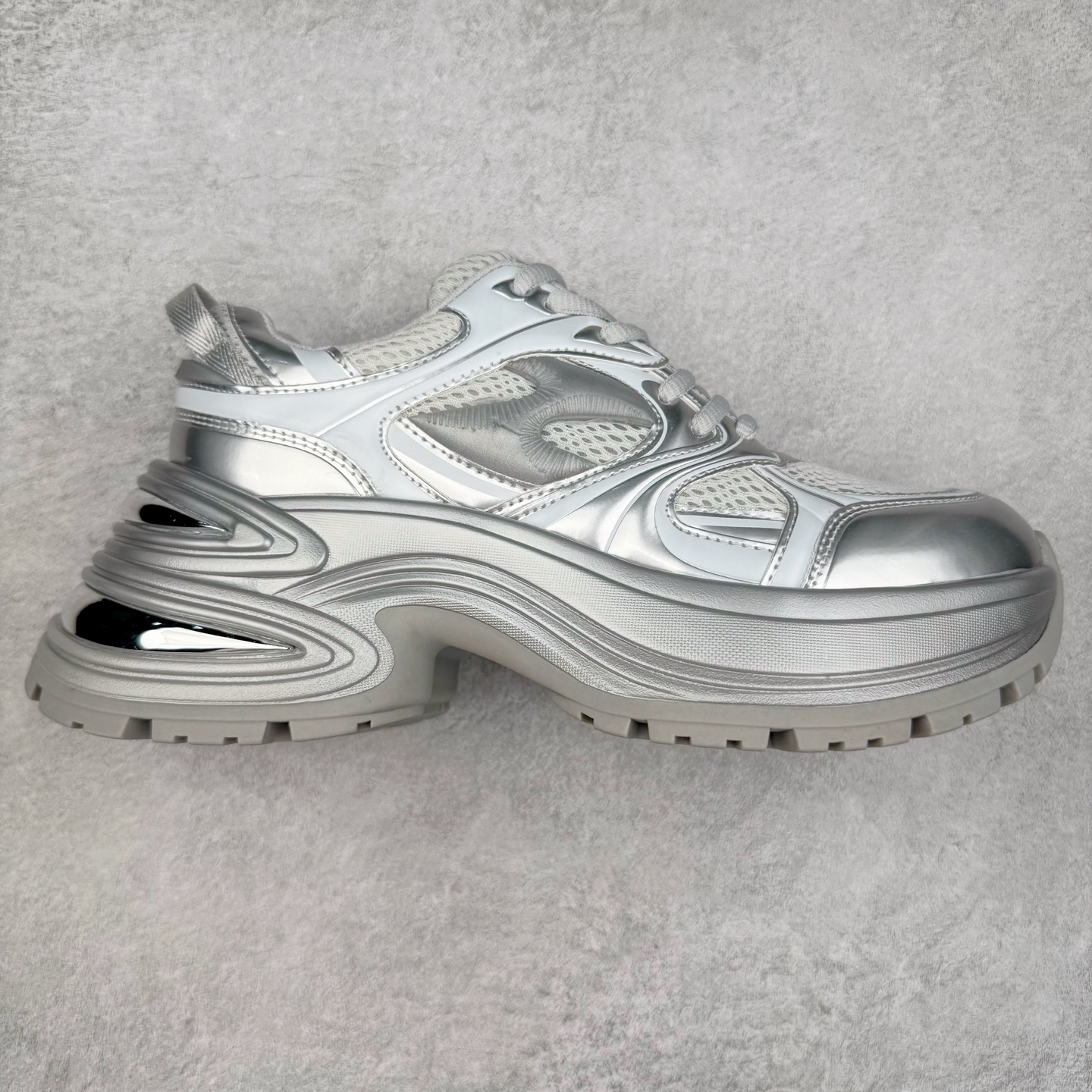 GG-CC 银角大王7cm厚底增高休闲运动老爹鞋系列 广东大厂出品 7CM厚底增高 星河粒子 银白色 银角大王 完美细节 25ss春季新款厚底增高 大长腿 时髦look轻松定格 不费力展现率性氛围 高档银盒 酷帅机能风不规则设计大底 拼色造型设计 轻便舒适百搭 GGCC银白配色好温柔 三层组合月牙底 柔软有弹性的月牙底和增加舒适度显腿长的7cm增高 长时间走路和站立都不累脚舒适度和少女感 厚底增高 不管怎么搭都好看~尺码：35 36 37 38 39 40-选品中心