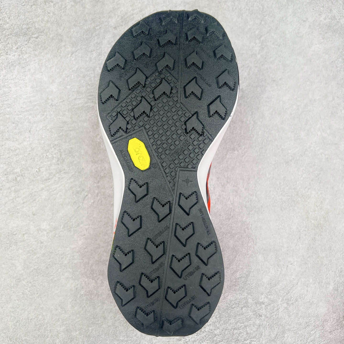 图片[9]-NK Zoom X ULTRAFLY TRAIL Next Nature 越野跑步鞋 登月兼顾迅疾外观和稳固脚感 后跟覆面和中足动态支撑巧妙融合 缔造稳定顺畅的迈步体验 尺码：36 36.5 37.5 38 38.5 39 40 40.5 41 42 42.5 43 44 44.5 45-选品中心