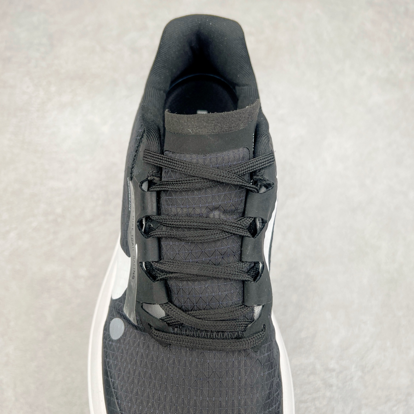 图片[5]-NK Zoom X ULTRAFLY TRAIL Next Nature 越野跑步鞋 登月兼顾迅疾外观和稳固脚感 后跟覆面和中足动态支撑巧妙融合 缔造稳定顺畅的迈步体验 尺码：36 36.5 37.5 38 38.5 39 40 40.5 41 42 42.5 43 44 44.5 45-选品中心