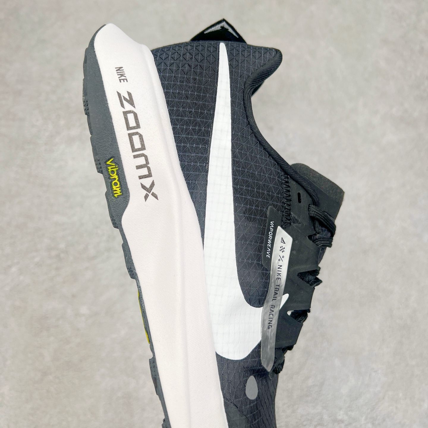 图片[6]-NK Zoom X ULTRAFLY TRAIL Next Nature 越野跑步鞋 登月兼顾迅疾外观和稳固脚感 后跟覆面和中足动态支撑巧妙融合 缔造稳定顺畅的迈步体验 尺码：36 36.5 37.5 38 38.5 39 40 40.5 41 42 42.5 43 44 44.5 45-选品中心