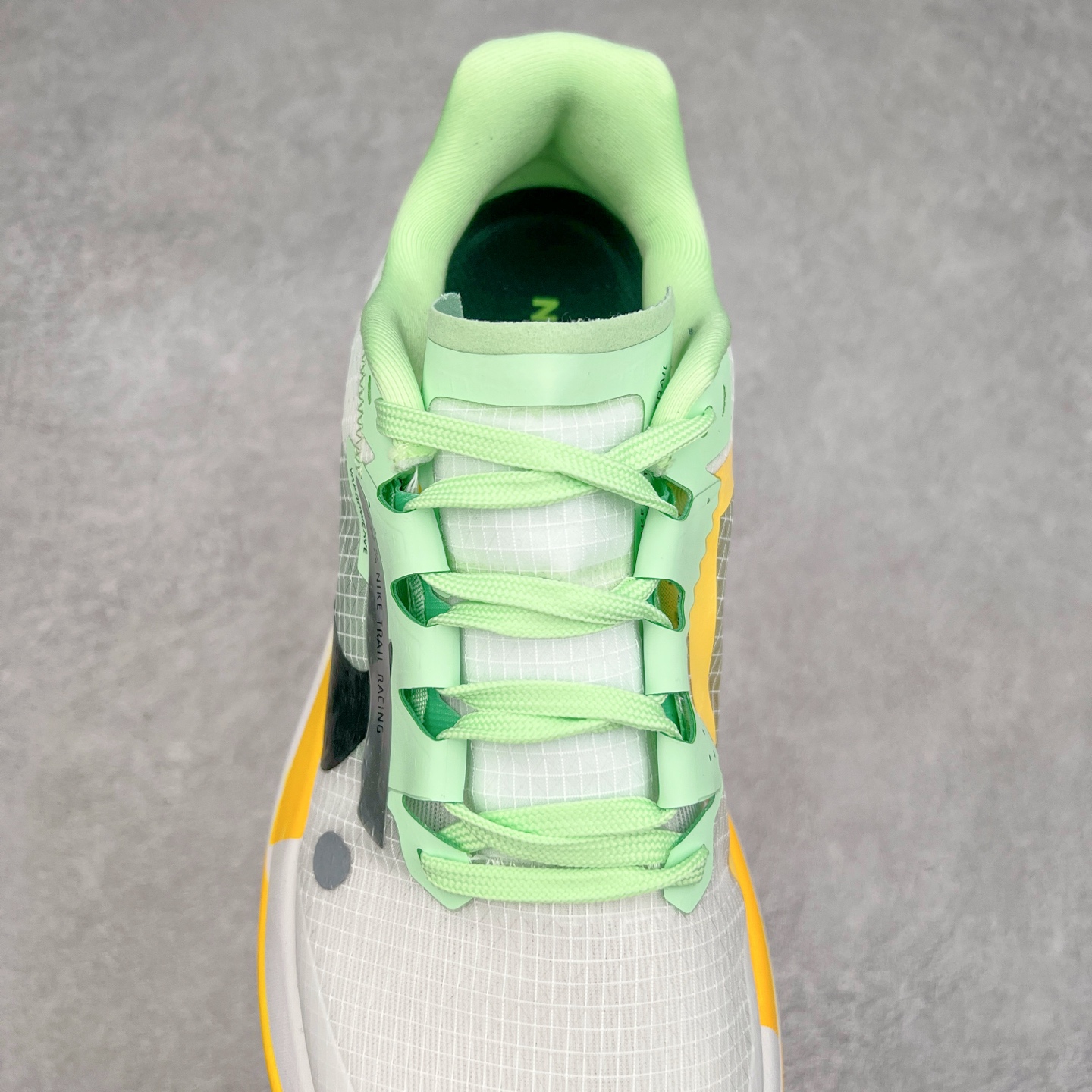 图片[5]-NK Zoom X ULTRAFLY TRAIL Next Nature 越野跑步鞋 登月兼顾迅疾外观和稳固脚感 后跟覆面和中足动态支撑巧妙融合 缔造稳定顺畅的迈步体验 尺码：36 36.5 37.5 38 38.5 39 40 40.5 41 42 42.5 43 44 44.5 45-选品中心