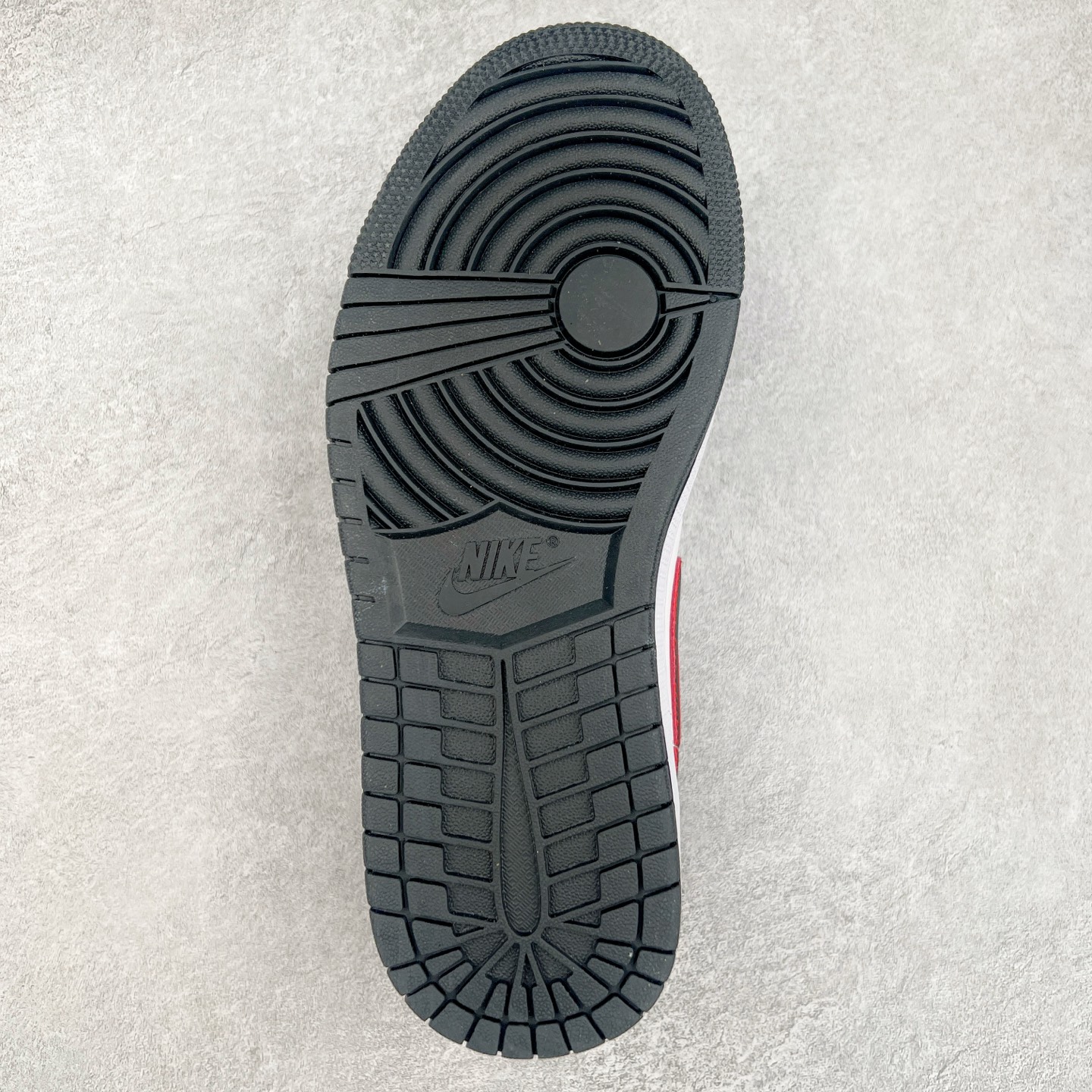 图片[9]-＃福利特价 Air Jordan AJ1 Low 低帮系列 百分百全新货品 零氧化发霉 给足利润空间操作 超乎所想的高性价比 原装楦头纸板开发 完美鞋型 超高清洁度 鞋型不臃肿别扭 原厂内置全掌气垫 A模大底 鞋舌AJ原厂专用牛津布 AJ专用反口珍珠布 原厂无杂质高弹内里海棉 特殊封边弹力鞋带 原鞋开模 拒绝公底 购置公司同步原材料 都有细节原汁原味 忠于原版 尺码：36 36.5 37.5 38 38.5 39 40 40.5 41 42 42.5 43 44 44.5 45 46-选品中心