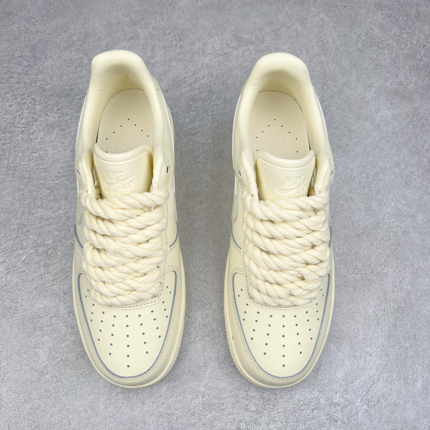 图片[2]-NK Air Force 1´07 Low 空军一号低帮百搭休闲运动板鞋 DM0211-101 柔软、弹性十足的缓震性能和出色的中底设计 横跨复古与现代的外型结合 造就出风靡全球 三十多年的Force 1 直到今天还深受青睐 实拍调校N版已经零色差零失真 百分百还原实物色彩所见即所得 不存在货不对板色差等低级问题 选购参考实物拍摄 不混卖不参货 只用心做好货严格选品 承诺混一赔十 尺码：36 36.5 37.5 38 38.5 39 40 40.5 41 42 42.5 43 44 44.5 45-选品中心