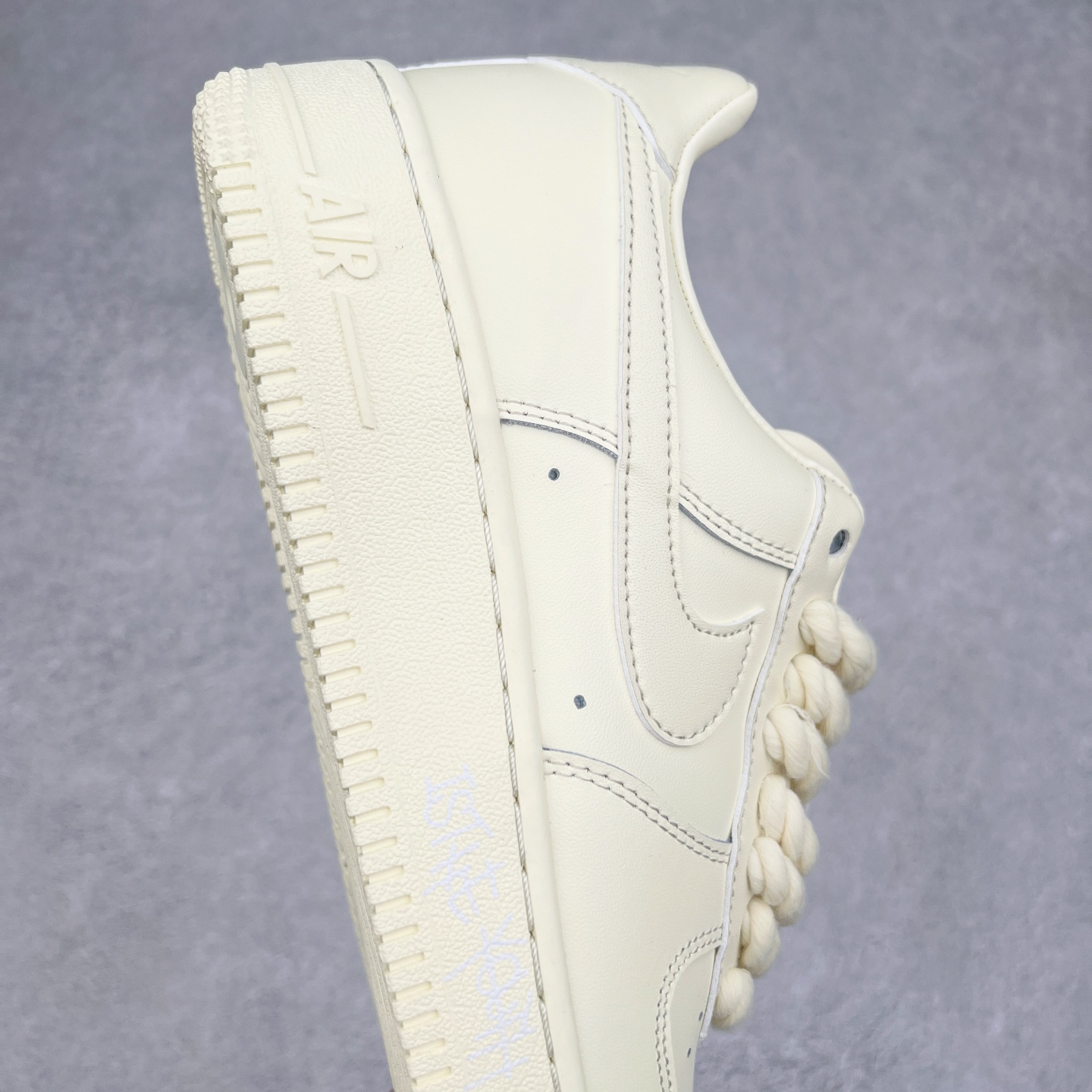 图片[6]-NK Air Force 1´07 Low 空军一号低帮百搭休闲运动板鞋 DM0211-101 柔软、弹性十足的缓震性能和出色的中底设计 横跨复古与现代的外型结合 造就出风靡全球 三十多年的Force 1 直到今天还深受青睐 实拍调校N版已经零色差零失真 百分百还原实物色彩所见即所得 不存在货不对板色差等低级问题 选购参考实物拍摄 不混卖不参货 只用心做好货严格选品 承诺混一赔十 尺码：36 36.5 37.5 38 38.5 39 40 40.5 41 42 42.5 43 44 44.5 45-选品中心
