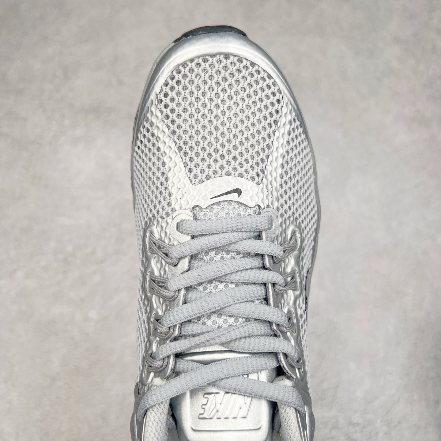 图片[4]-＃纯原 NK Air Max 2013 经典舒适时尚耐磨透气低帮气垫跑步鞋 HQ3025-001 携时尚设计闪亮回归 出众有型 采用网眼布细节和运动风无缝覆面 助你保持清爽感受 塑就焕新造型 经典 Flywire 设计搭配经典全掌型 Max Air 缓震配置 缔造出众舒适感和支撑效果实拍调校N版已经零色差零失真 百分百还原实物色彩所见即所得 不存在货不对板色差等低级问题 选购参考实物拍摄 不混卖不参货 只用心做好货严格选品 承诺混一赔十 尺码：35.5 36 36.5 37.5 38 38.5 39 40 40.5 41 42 42.5 43 44 44.5 45 46 46.5-选品中心