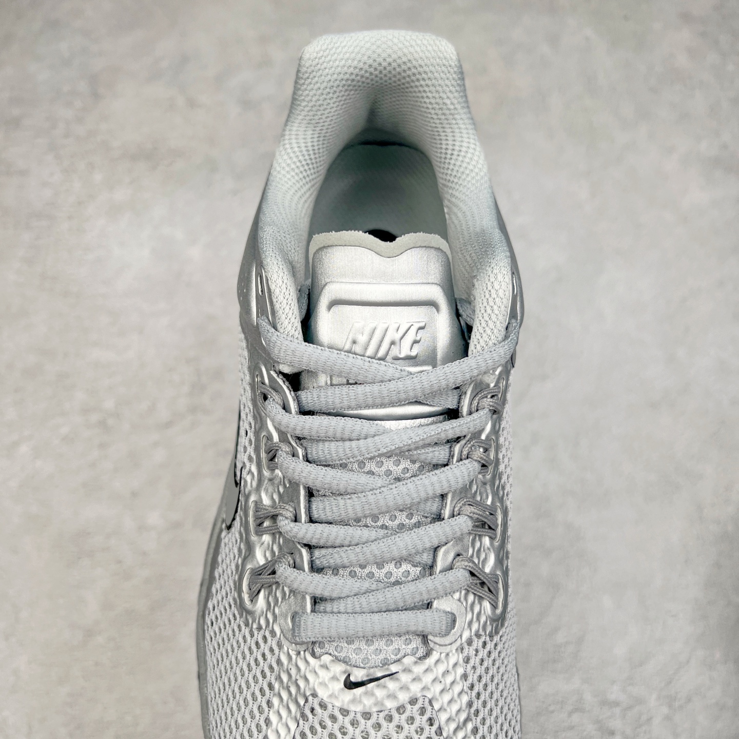 图片[5]-＃纯原 NK Air Max 2013 经典舒适时尚耐磨透气低帮气垫跑步鞋 HQ3025-001 携时尚设计闪亮回归 出众有型 采用网眼布细节和运动风无缝覆面 助你保持清爽感受 塑就焕新造型 经典 Flywire 设计搭配经典全掌型 Max Air 缓震配置 缔造出众舒适感和支撑效果实拍调校N版已经零色差零失真 百分百还原实物色彩所见即所得 不存在货不对板色差等低级问题 选购参考实物拍摄 不混卖不参货 只用心做好货严格选品 承诺混一赔十 尺码：35.5 36 36.5 37.5 38 38.5 39 40 40.5 41 42 42.5 43 44 44.5 45 46 46.5-选品中心