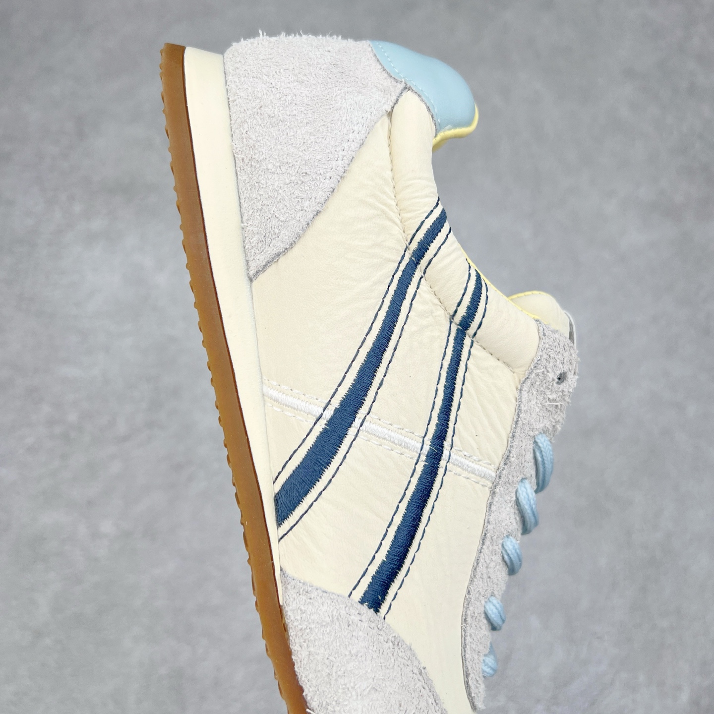 图片[6]-GG-CC德训鞋2.0系列阿甘复古风芭蕾舞鞋薄底百搭休闲运动鞋系列 #广东大厂品质 25ss春季新款 全手工拉帮工艺成型 反绒牛皮革拼接头层皮饰片鞋面材质 鞋身原装高密度防刮尼龙面料,极好柔软效果 双春日踏青舒适度和少女感 GGCC德训鞋界的白月光🌙 长时间走路和站立都不累脚 不管怎么搭配都好看 尺码：35 36 37 38 39 40-选品中心