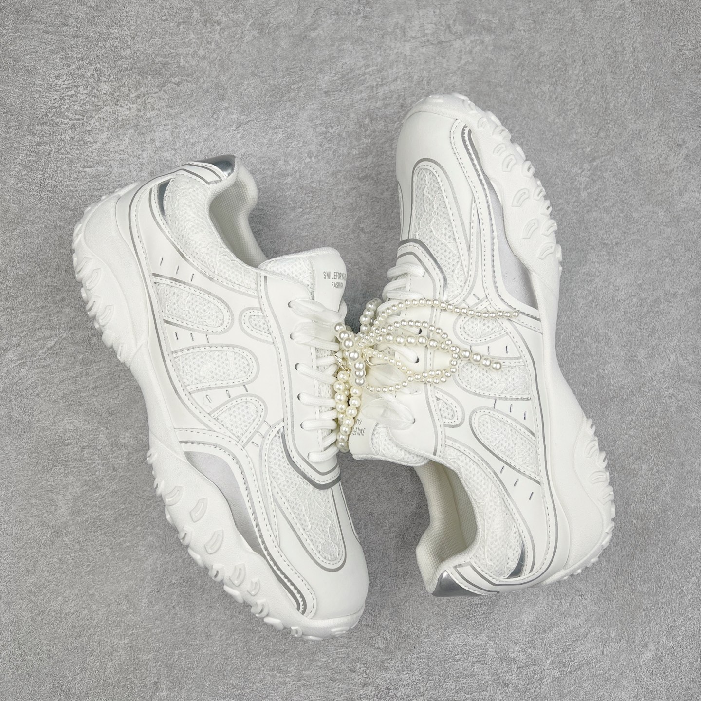 图片[3]-GG-CC Chunky Low休闲时尚运动厚底增高老爹鞋系列 广东大厂出品 完美细节 25ss春季新款厚底增高 大长腿 时髦look轻松定格 不费力展现率性氛围 高档银盒 酷帅机能风不规则设计大底 双鞋带拼色造型设计 轻便舒适百搭 GGcc厚底增高简直就是小个子的快乐! 不管怎么搭都好看~ 尺码：35 36 37 38 39 40-选品中心