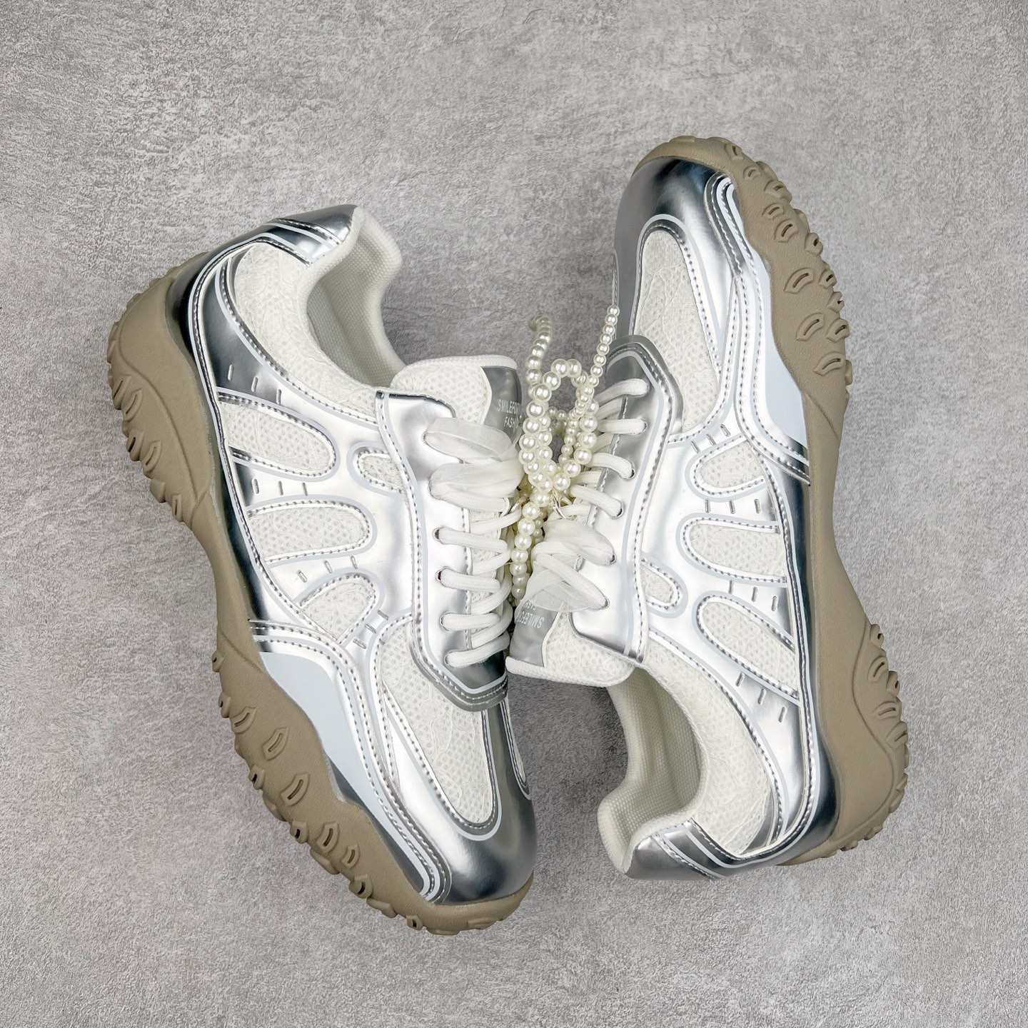 图片[3]-GG-CC Chunky Low休闲时尚运动厚底增高老爹鞋系列 广东大厂出品 完美细节 25ss春季新款厚底增高 大长腿 时髦look轻松定格 不费力展现率性氛围 高档银盒 酷帅机能风不规则设计大底 双鞋带拼色造型设计 轻便舒适百搭 GGcc厚底增高简直就是小个子的快乐! 不管怎么搭都好看~ 尺码：35 36 37 38 39 40-选品中心