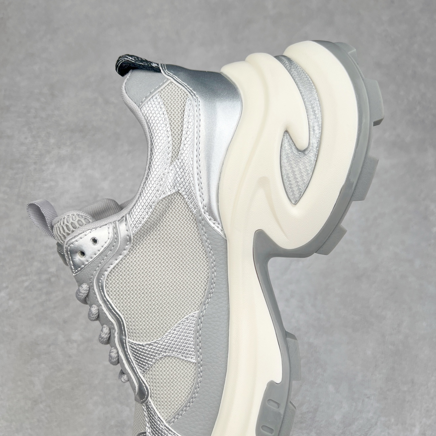 图片[7]-GG-CC Chunky Low 休闲运动老爹鞋 #广东大厂出品 完美细节 25ss早春新款 大长腿 时髦look轻松定格 不费力展现率性氛围 酷帅机能风不规则设计大底 GGcc杏银红色拼色造型设计 轻便舒适百搭 不管怎么搭都敲好看~尺码：35 36 37 38 39 40-选品中心