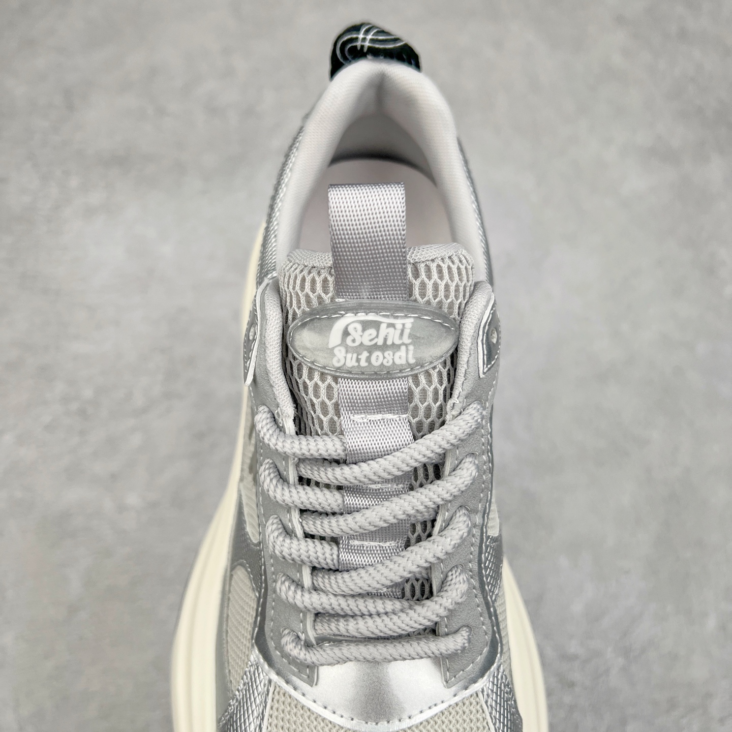 图片[5]-GG-CC Chunky Low 休闲运动老爹鞋 #广东大厂出品 完美细节 25ss早春新款 大长腿 时髦look轻松定格 不费力展现率性氛围 酷帅机能风不规则设计大底 GGcc杏银红色拼色造型设计 轻便舒适百搭 不管怎么搭都敲好看~尺码：35 36 37 38 39 40-选品中心