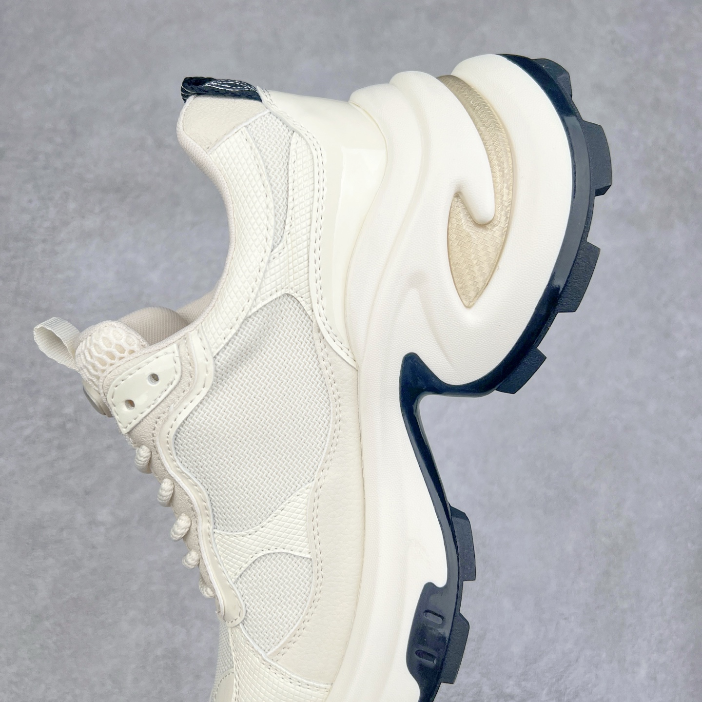 图片[7]-GG-CC Chunky Low 休闲运动老爹鞋 #广东大厂出品 完美细节 25ss早春新款 大长腿 时髦look轻松定格 不费力展现率性氛围 酷帅机能风不规则设计大底 GGcc杏银红色拼色造型设计 轻便舒适百搭 不管怎么搭都敲好看~尺码：35 36 37 38 39 40-选品中心