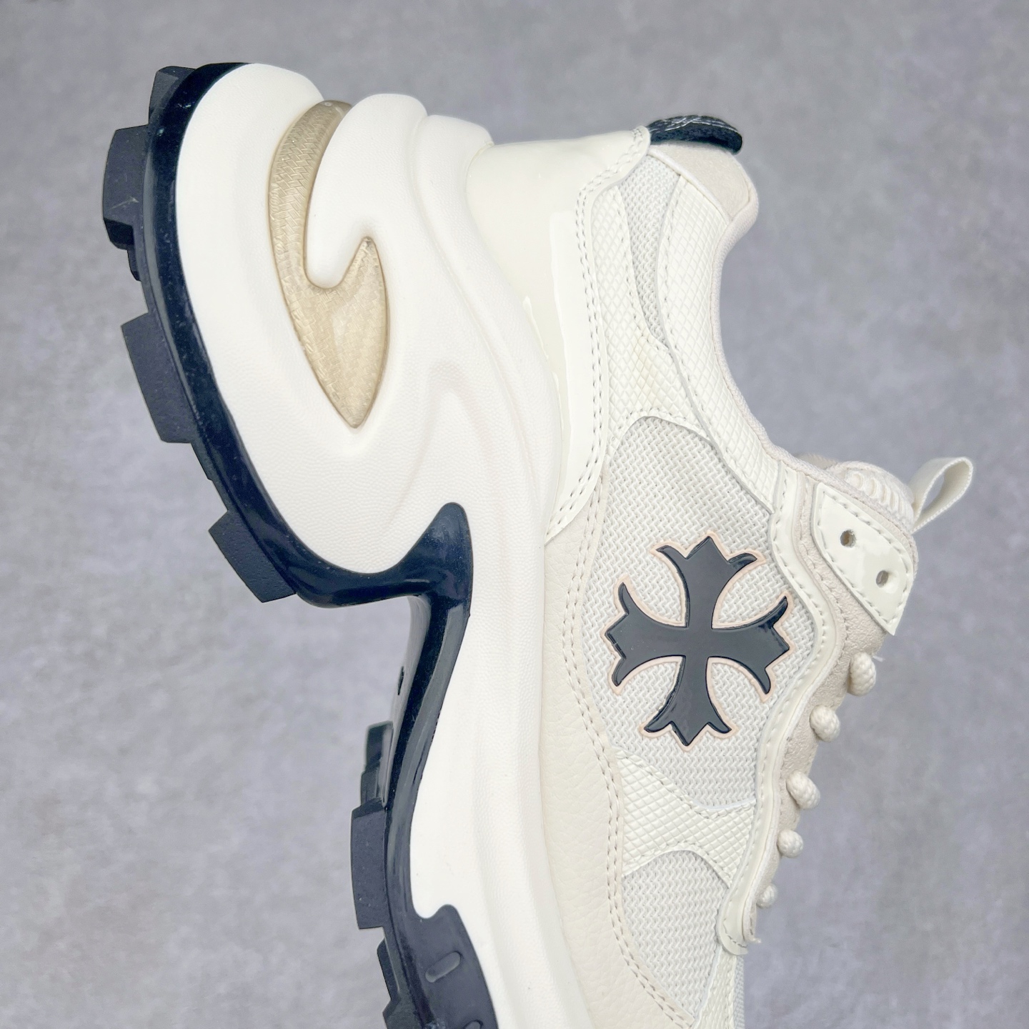 图片[6]-GG-CC Chunky Low 休闲运动老爹鞋 #广东大厂出品 完美细节 25ss早春新款 大长腿 时髦look轻松定格 不费力展现率性氛围 酷帅机能风不规则设计大底 GGcc杏银红色拼色造型设计 轻便舒适百搭 不管怎么搭都敲好看~尺码：35 36 37 38 39 40-选品中心