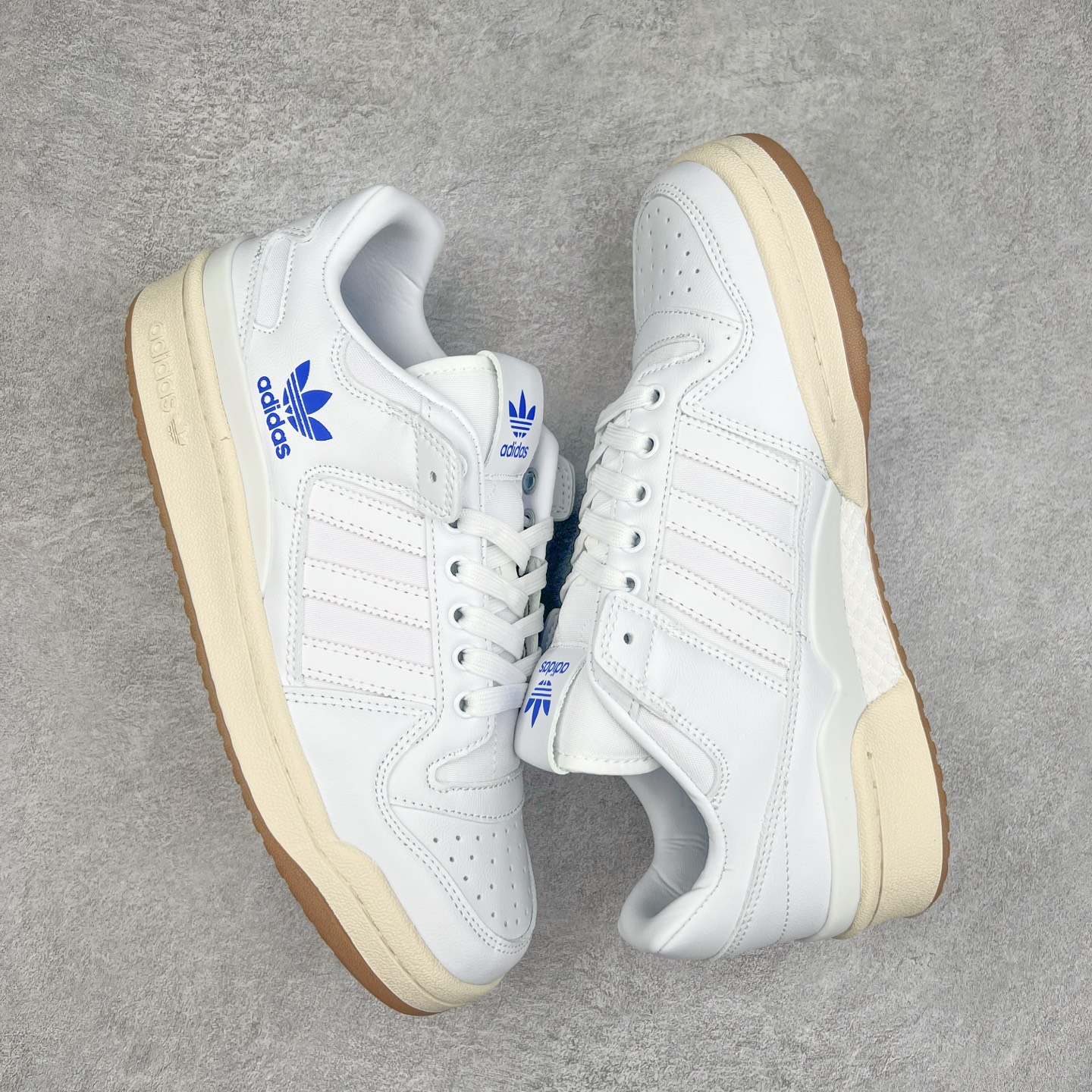 图片[3]-AD Forum 84 Low OG 低帮百搭潮流休闲运动板鞋 以复古篮球鞋的外形为基础 采用皮革拼接 简约百搭 更加贴合舒适 中底内侧网格造型起到点睛之笔 外底橡胶 更显复古 尺码：36 36.5 37.5 38 38.5 39 40 40.5 41 42 42.5 43 44 44.5 45-选品中心